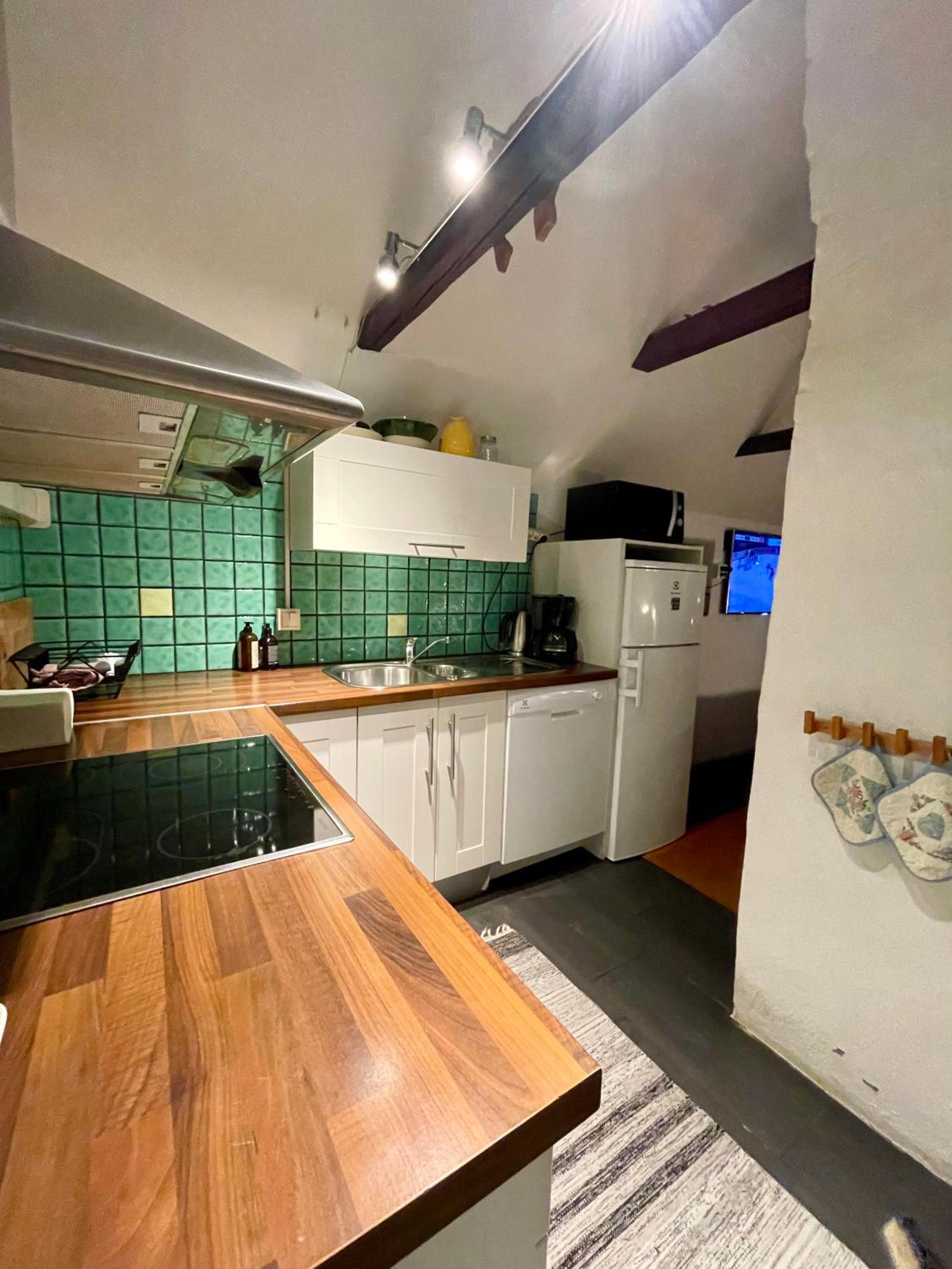 Two-Bedroom Apartment - Photo 9