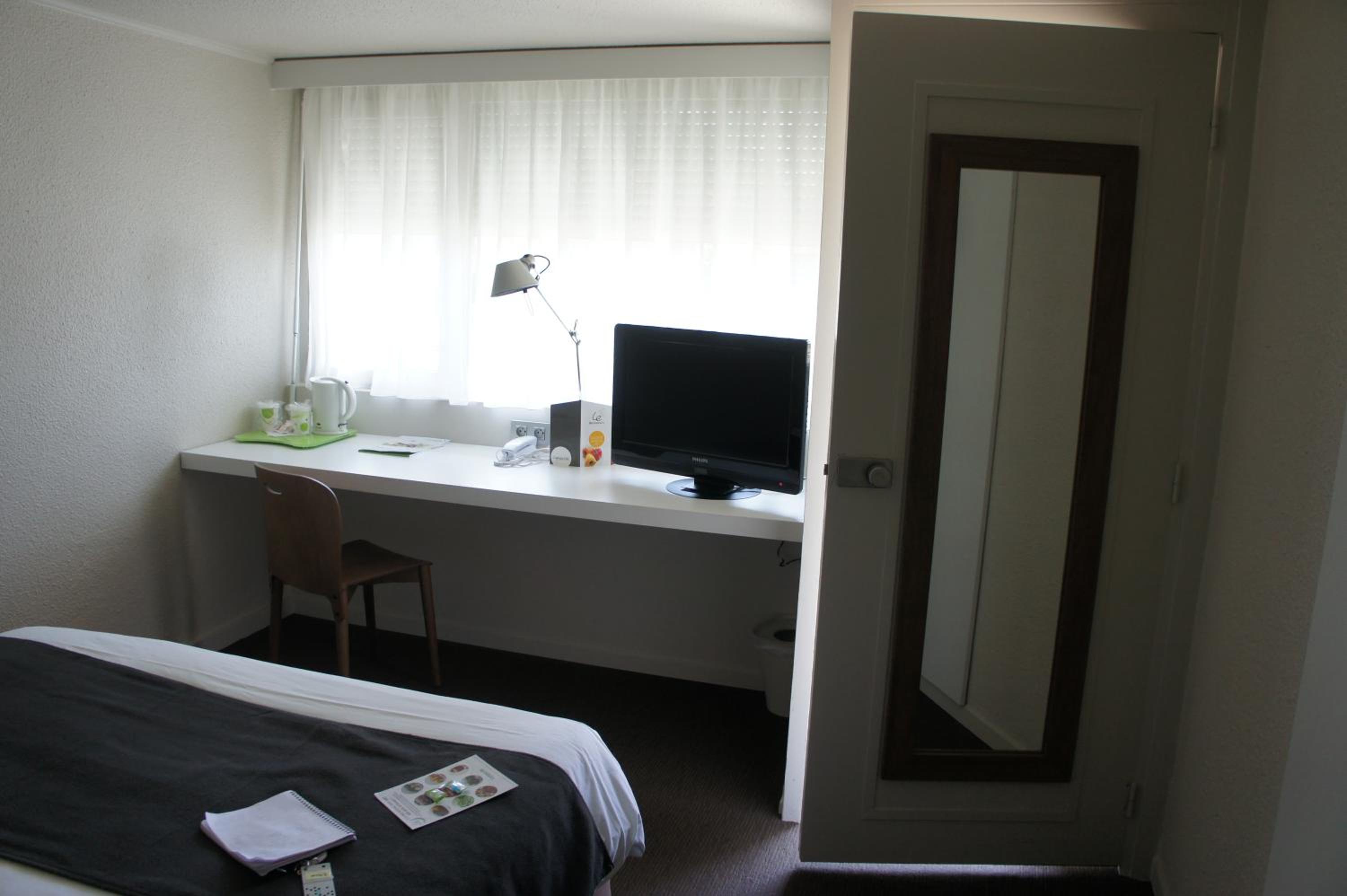Standard Double Room - Photo 3