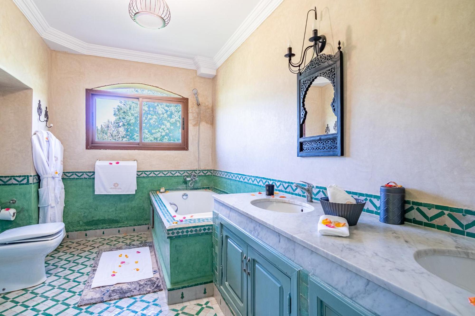 Deluxe Suite - Photo 22