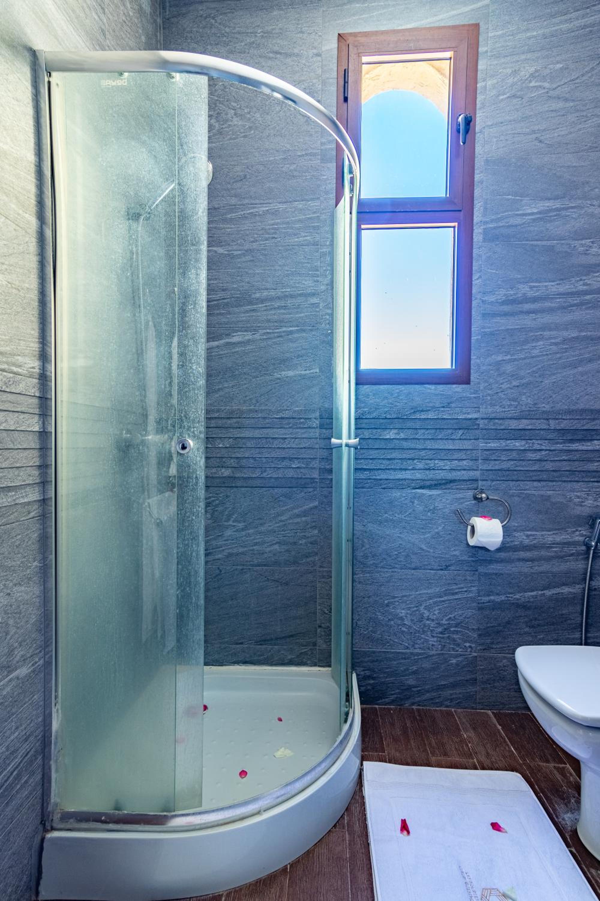 Suite with Mountain View - Photo 15