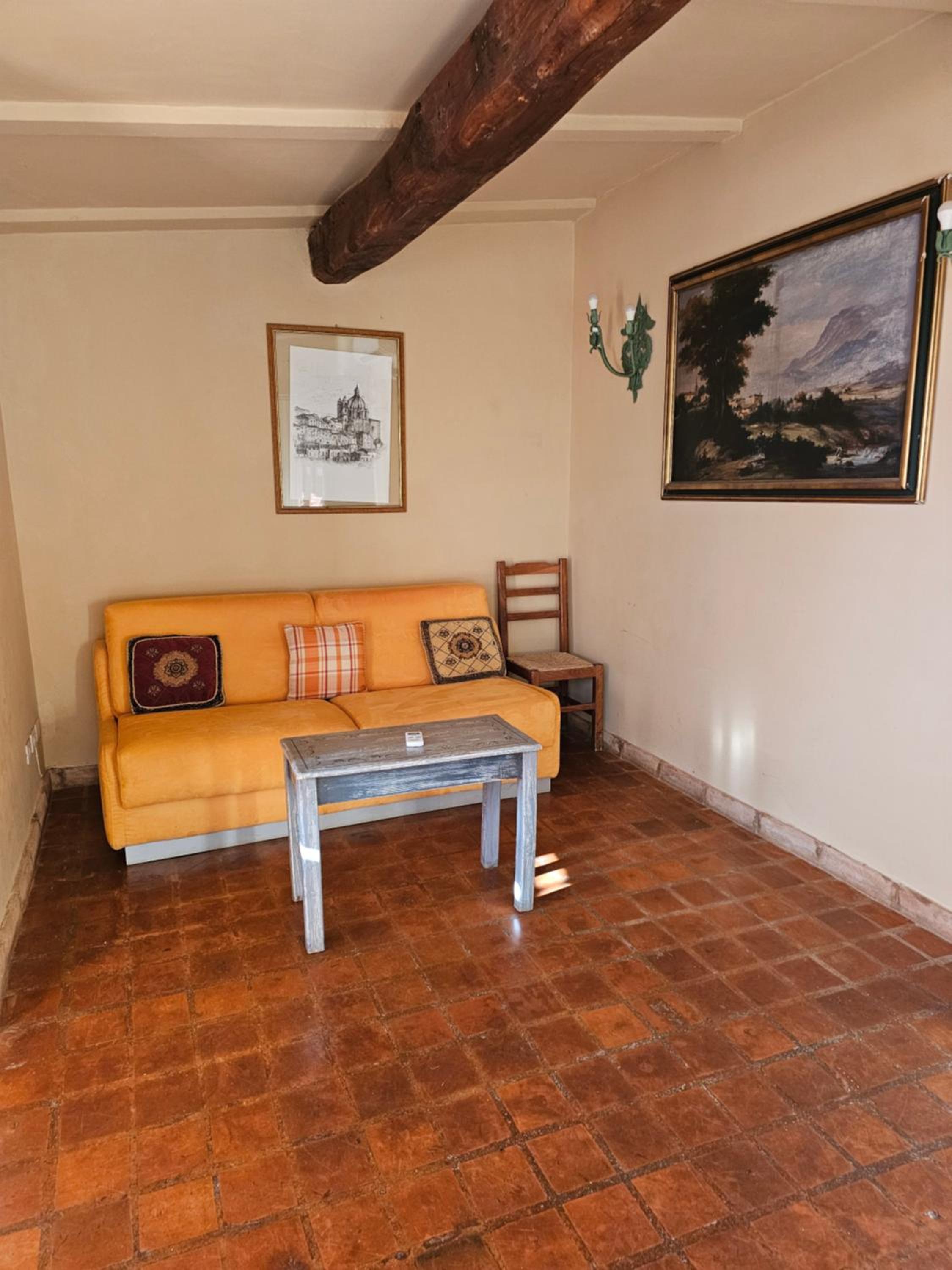 One-Bedroom Standard Apartment photo 2