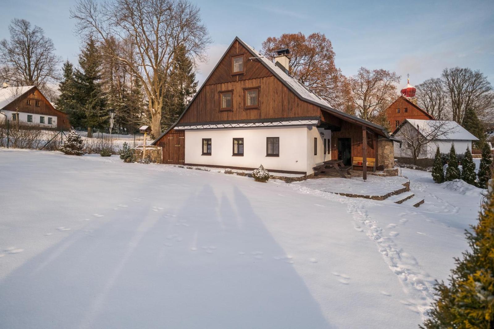 Four-Bedroom House photo 2