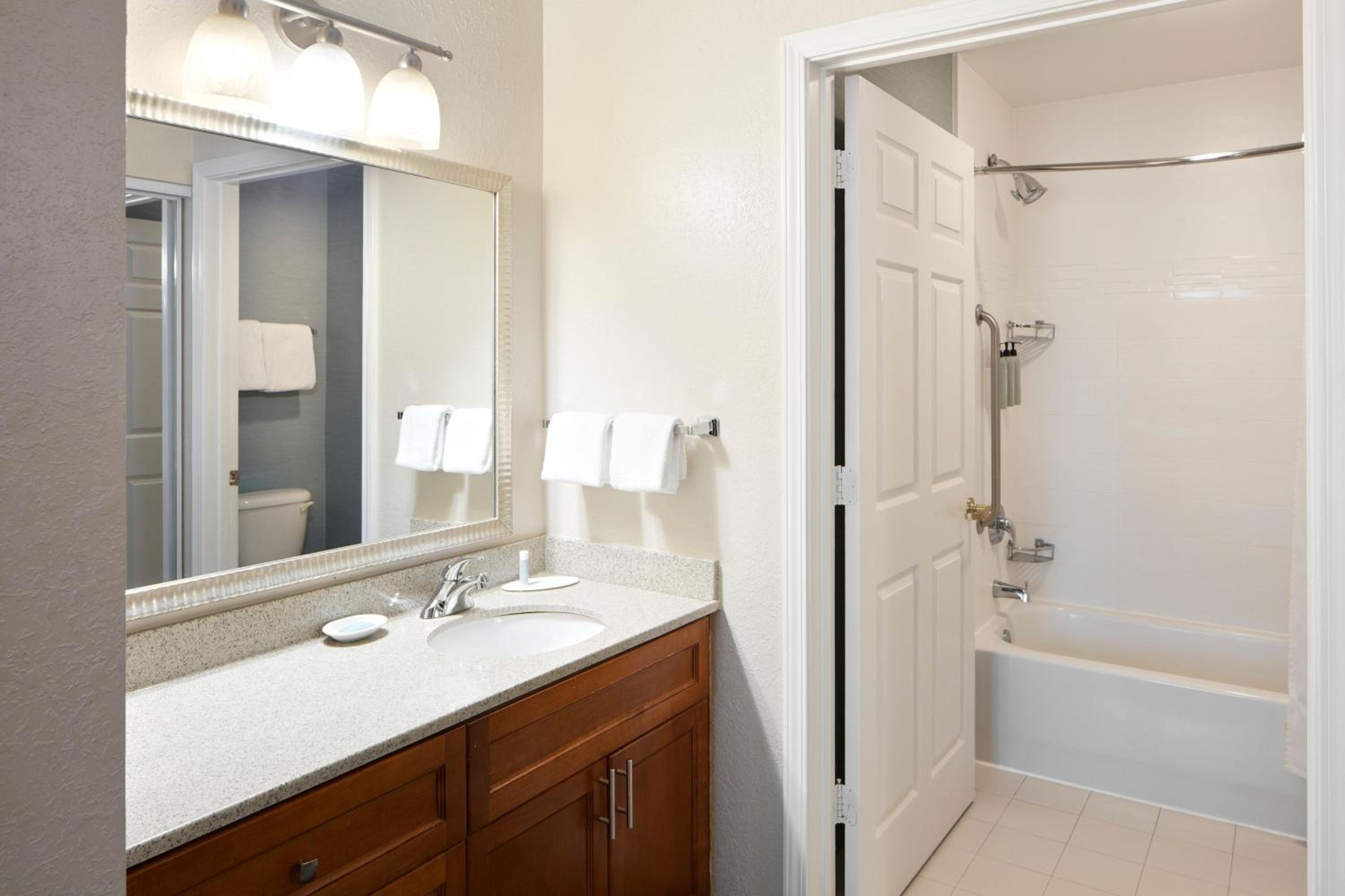 Two-Bedroom Suite photo 2