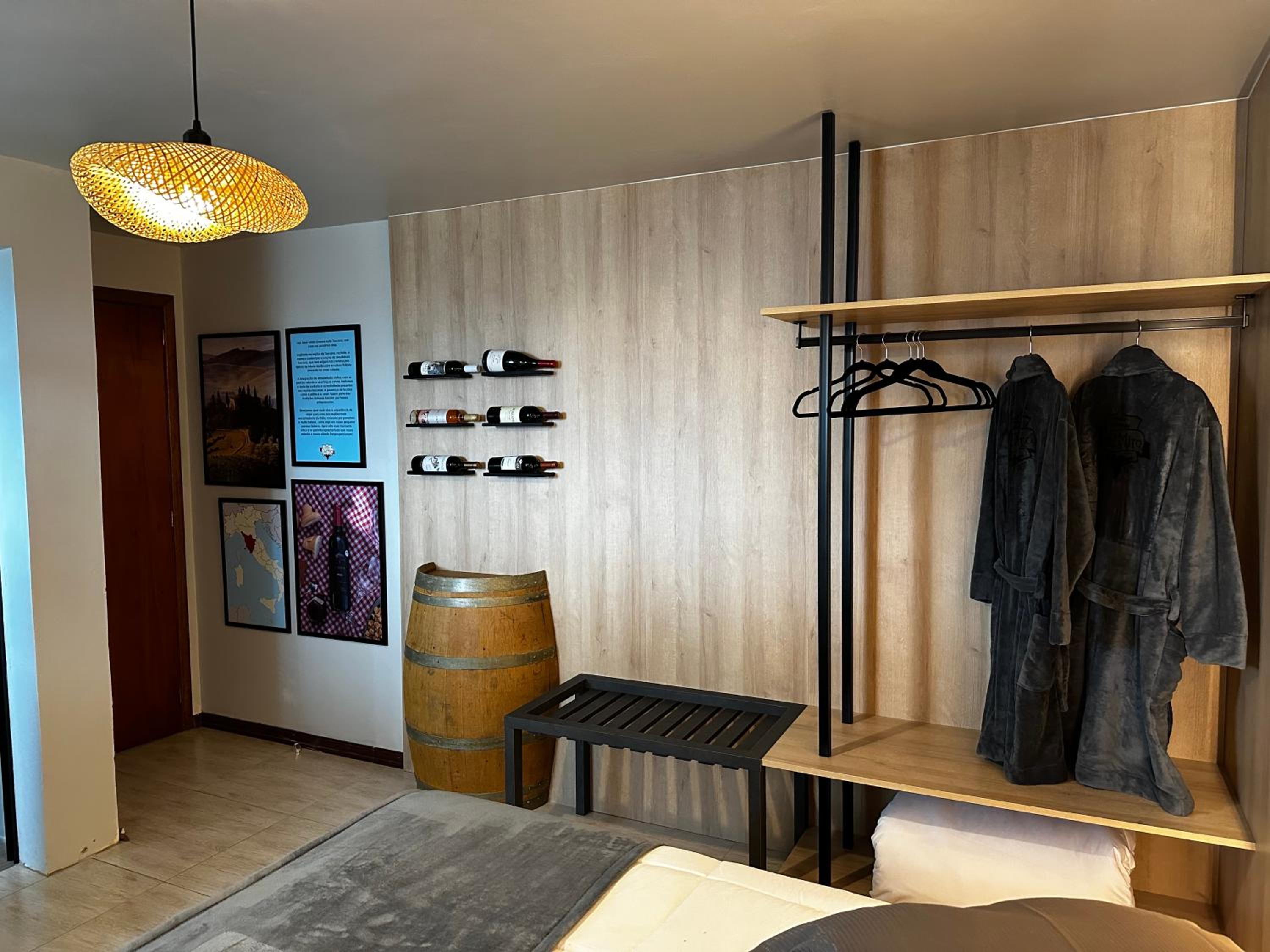 Superior Suite - Photo 12