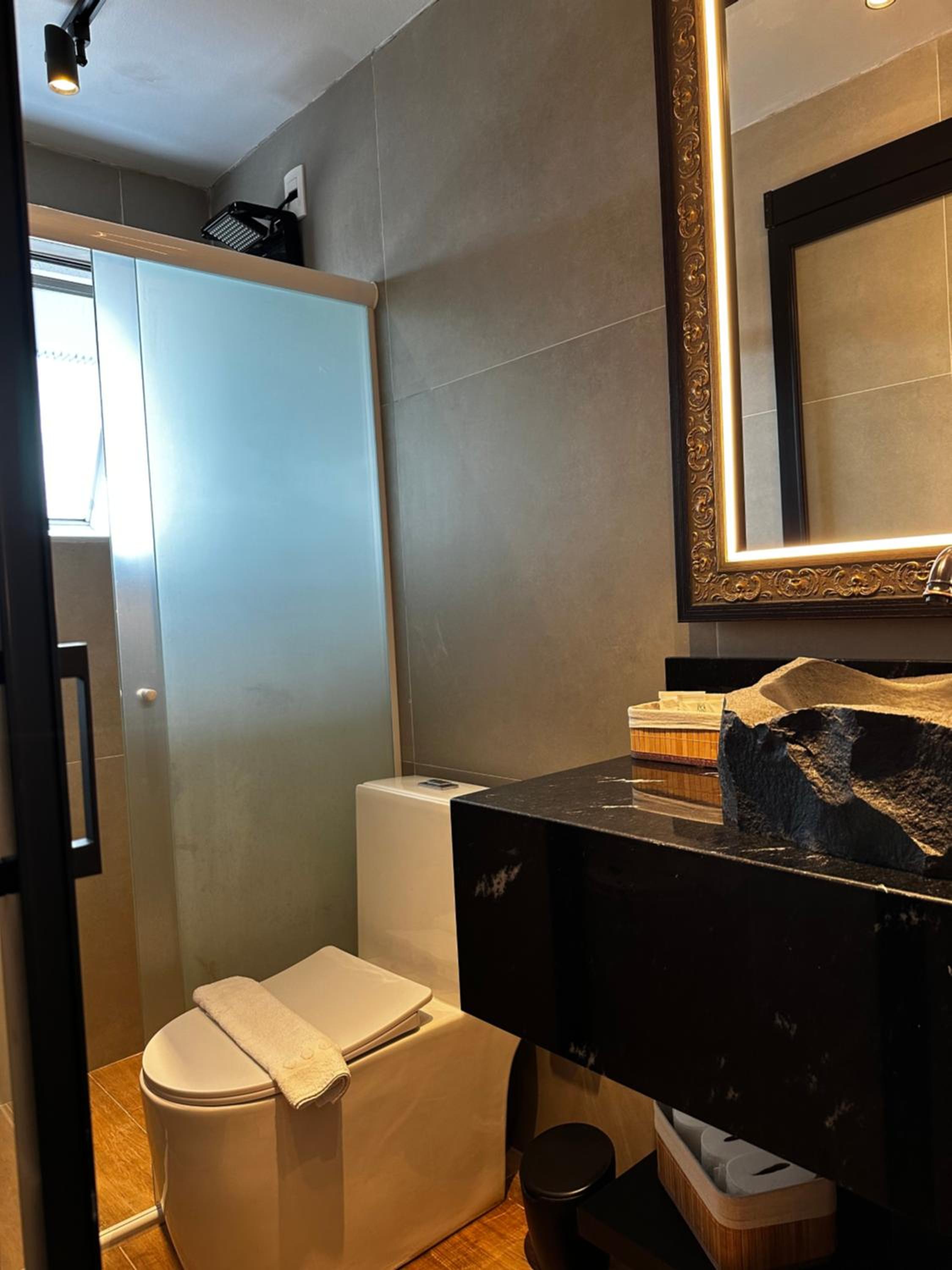 Superior Suite - Photo 10