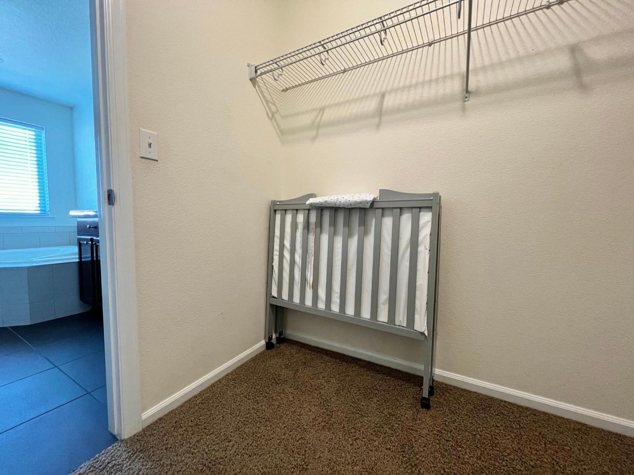Four-Bedroom House photo 2