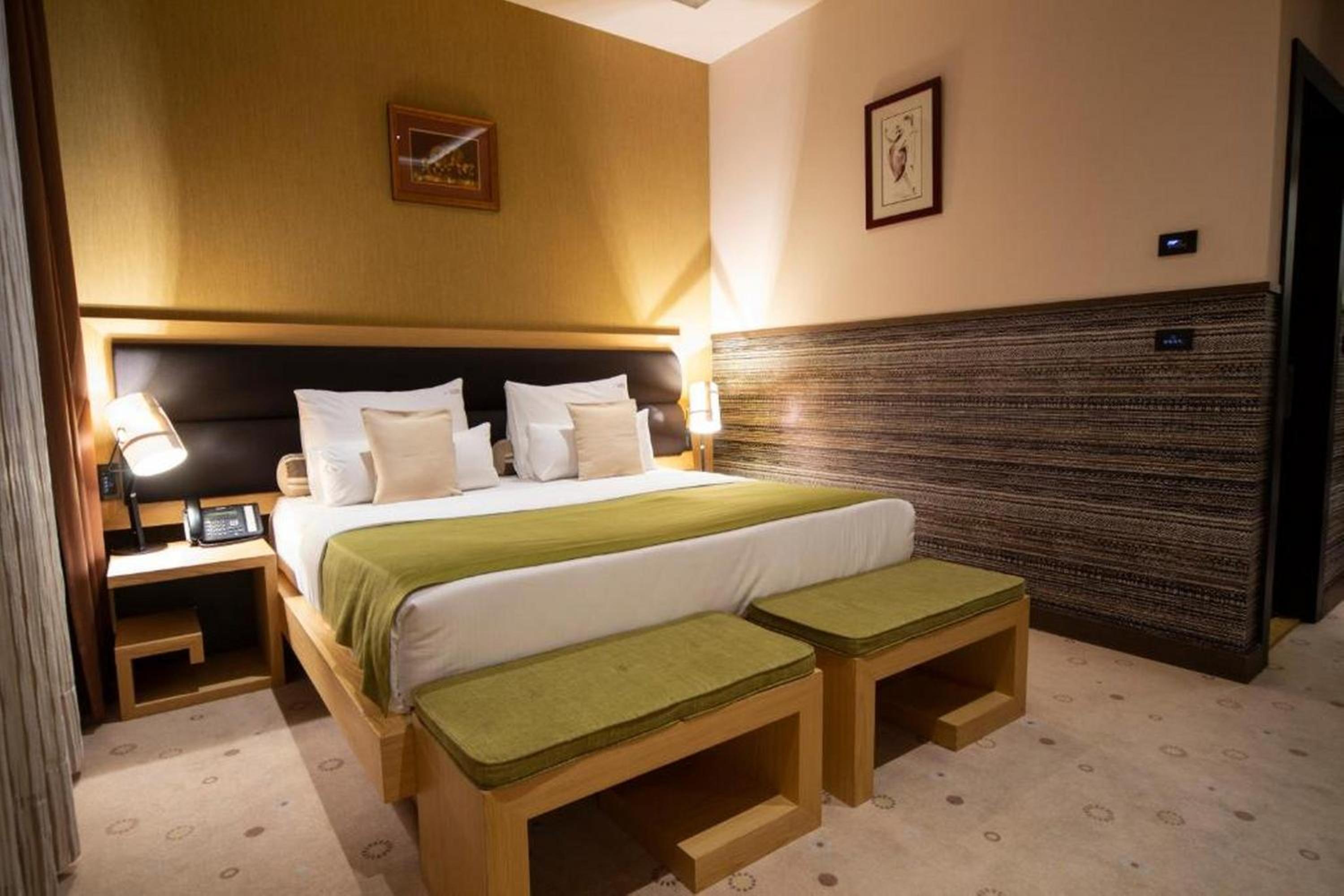 Double or Twin Room - Photo 6