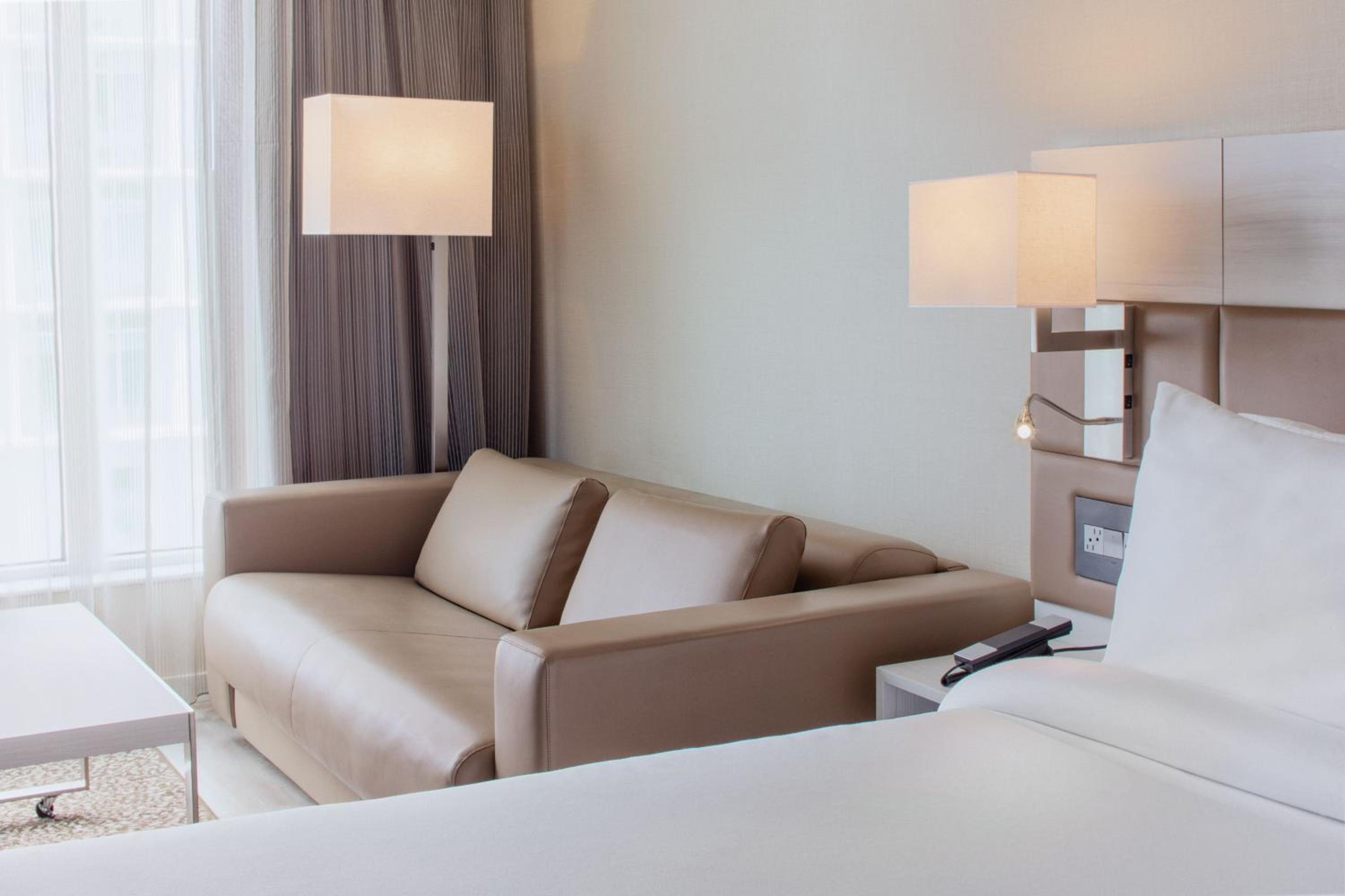 Standard Guest Room with  1 King Bed, Sofa bed - Photo 6