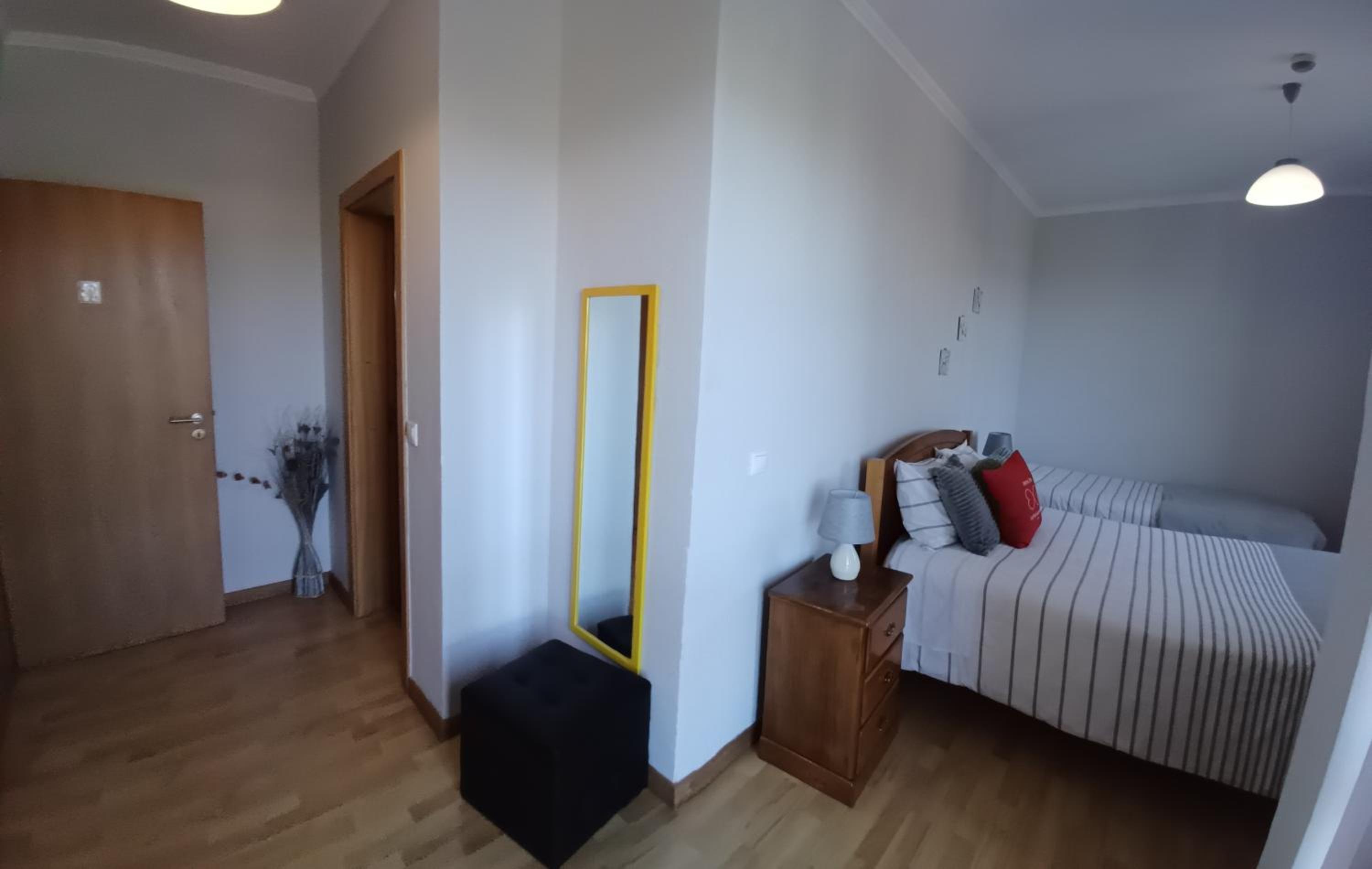 Apartment with Balcony - Photo 12