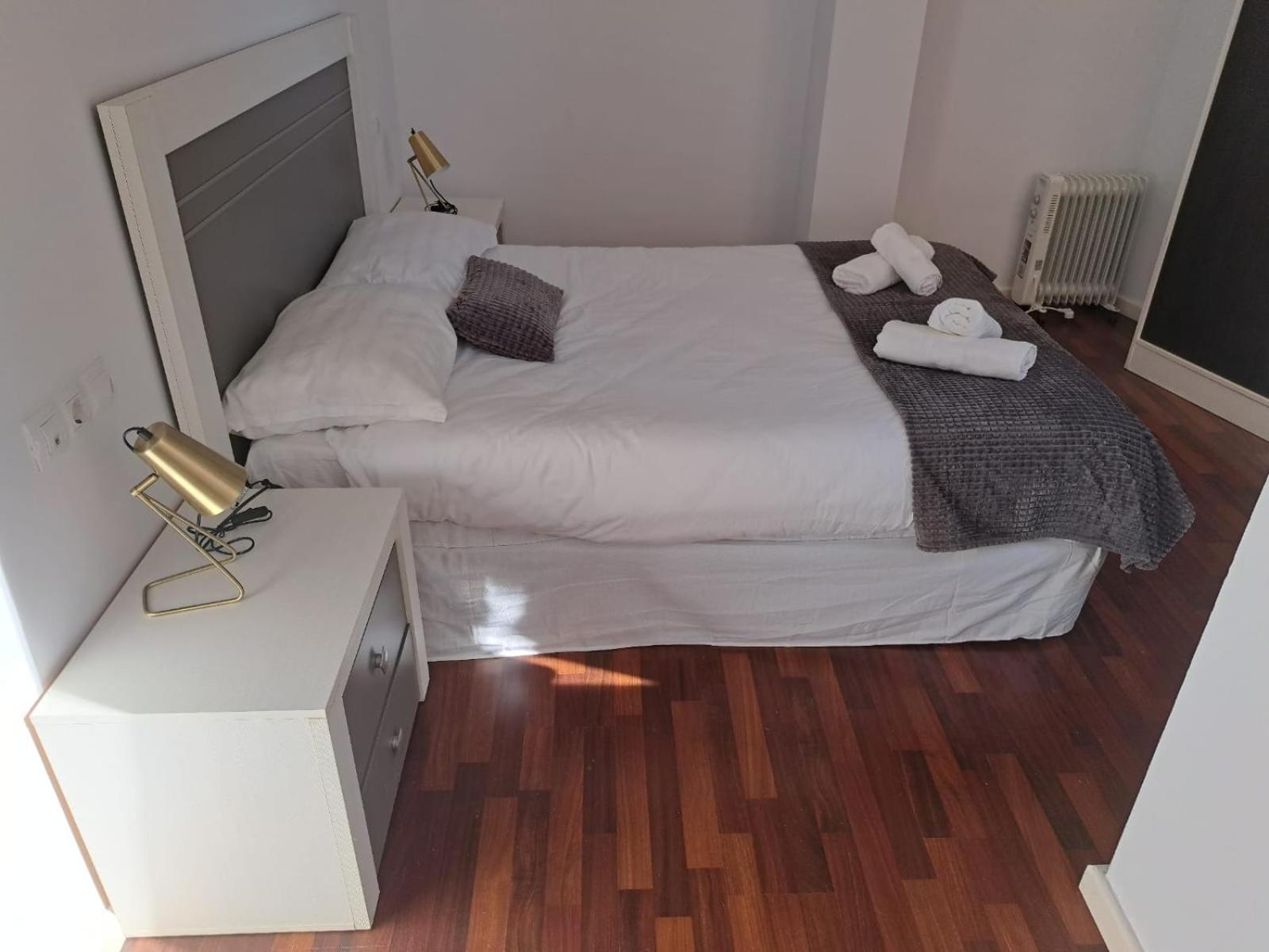 Three-Bedroom Apartment photo 3
