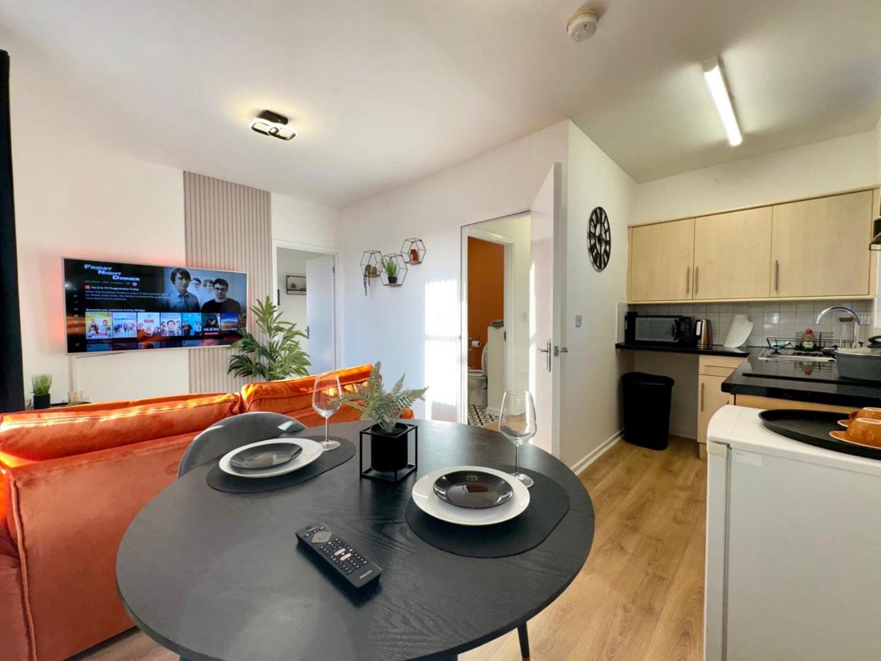 Apartment photo 2