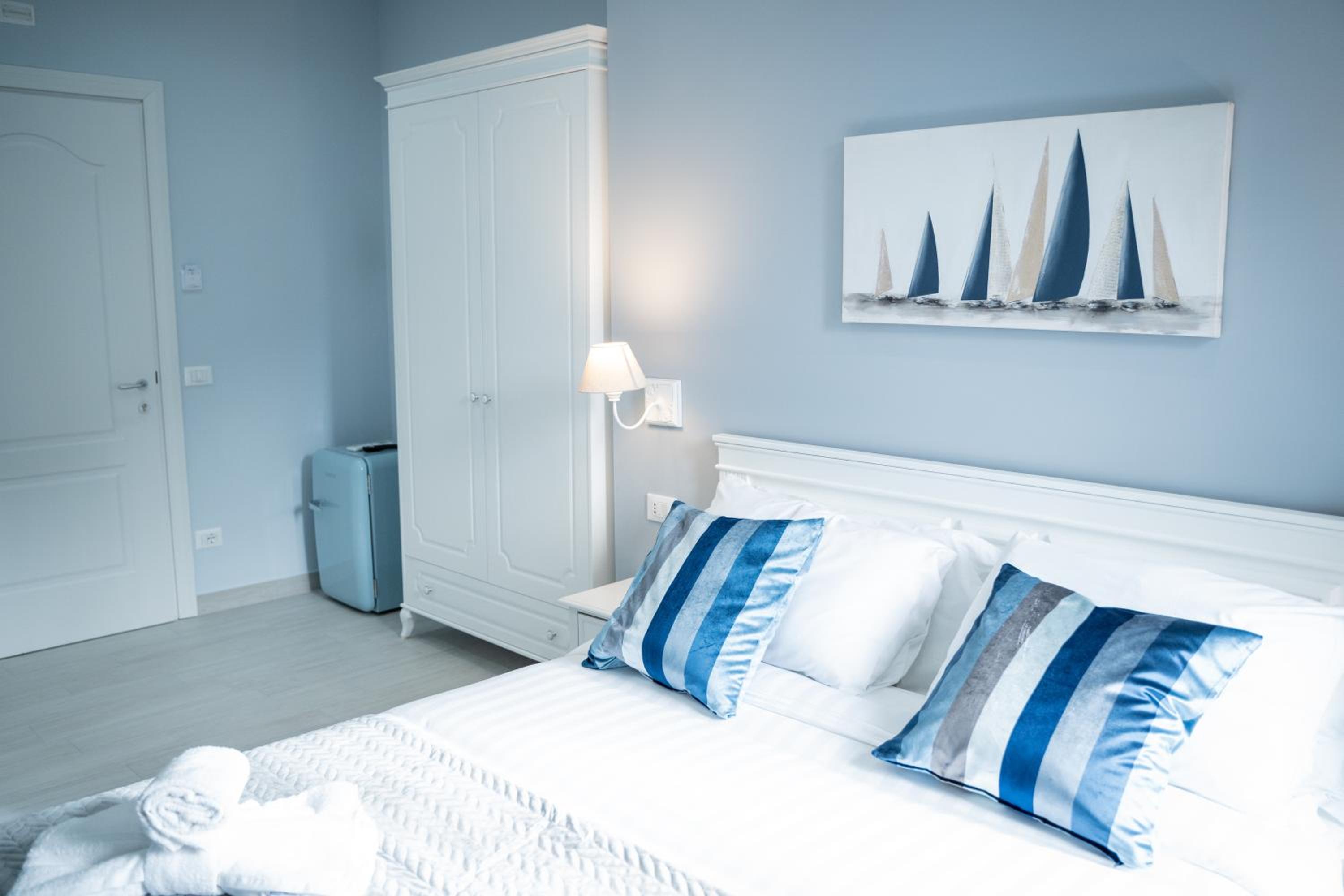 Standard King Room photo 1
