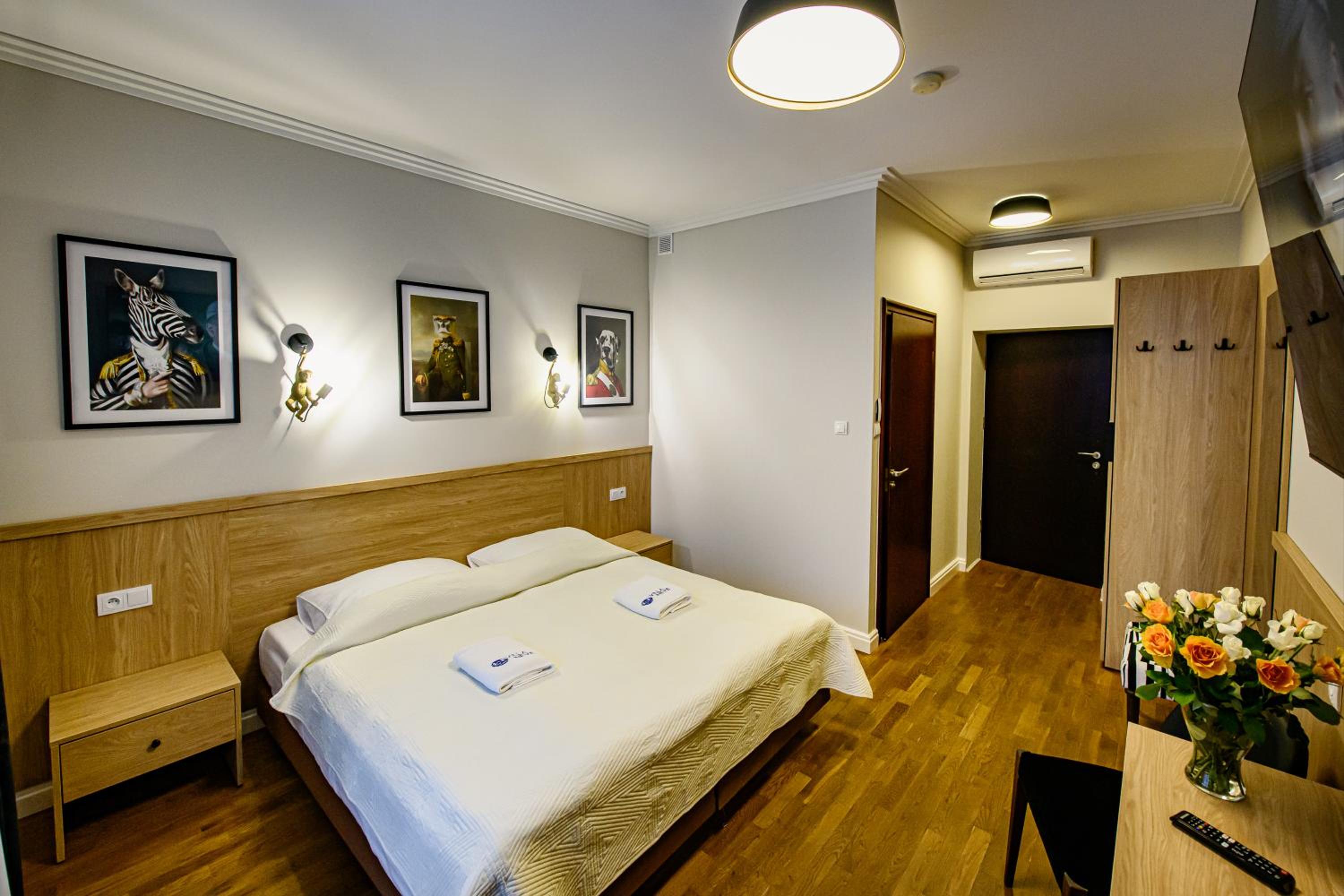 Double or Twin Room - Photo 12