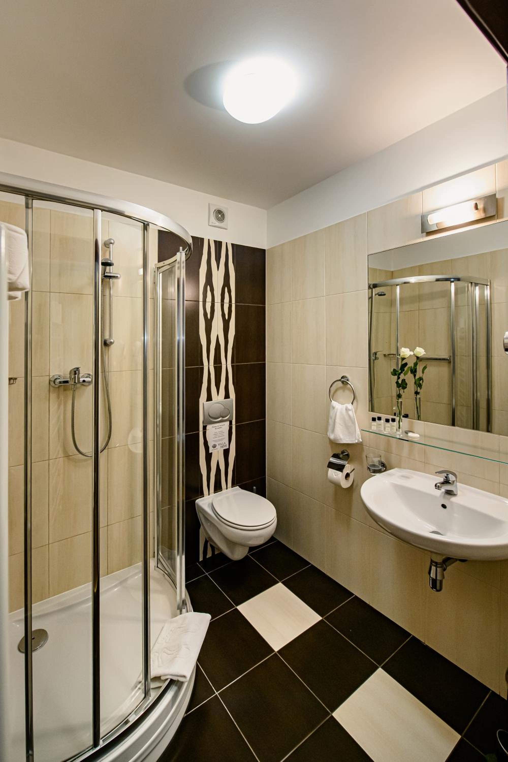 Double or Twin Room - Photo 21