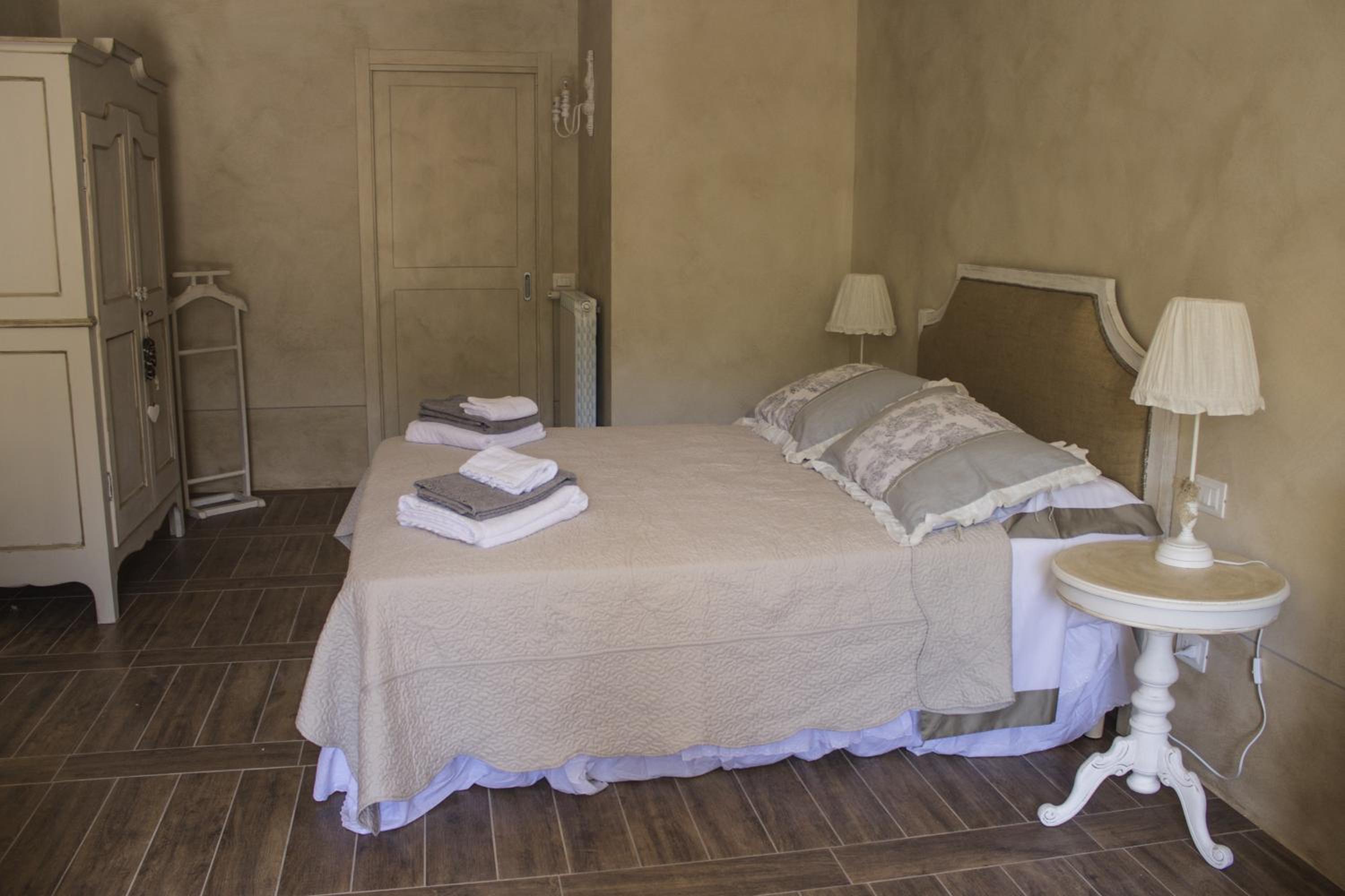 Deluxe Room - Photo 1