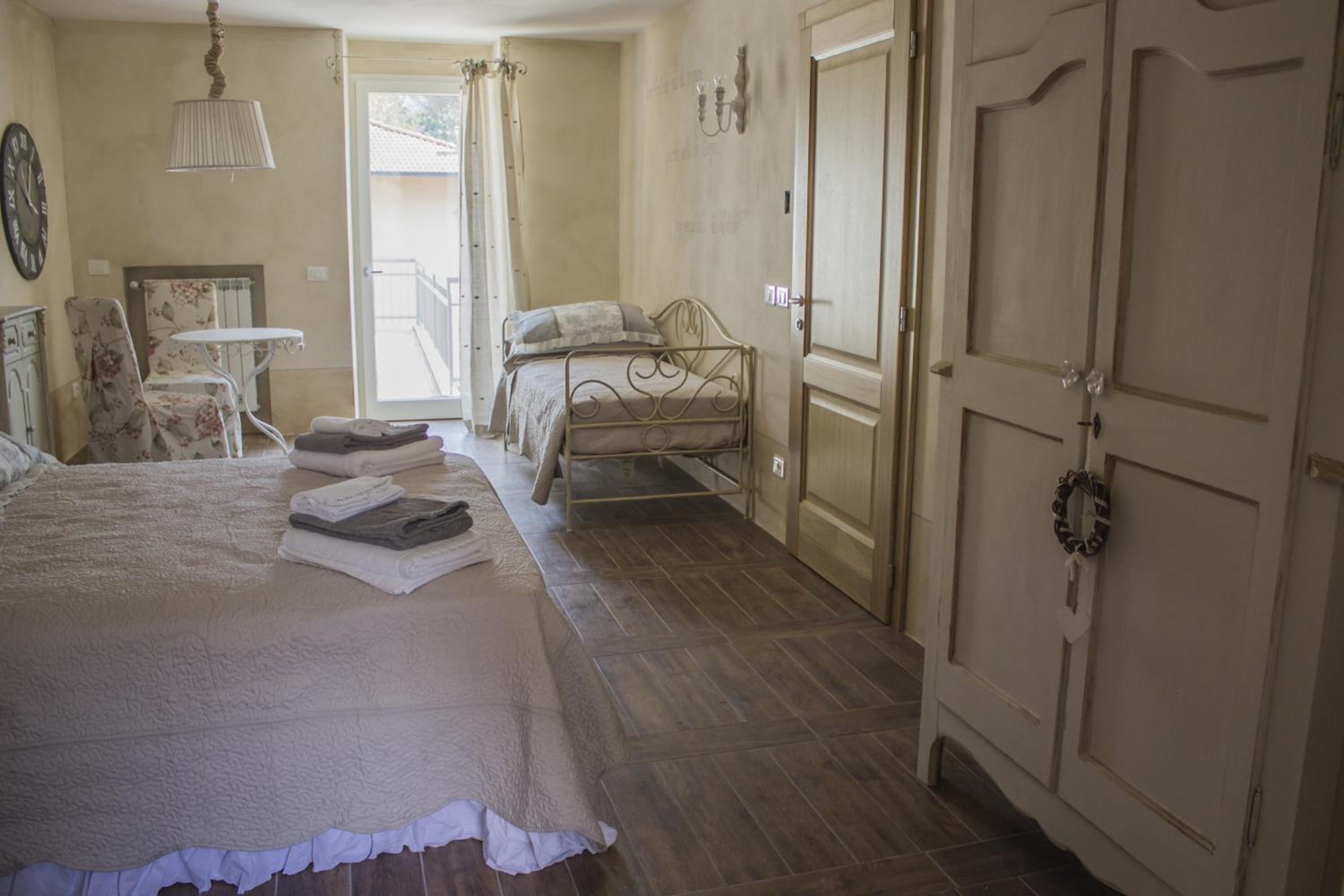 Deluxe Room - Photo 4