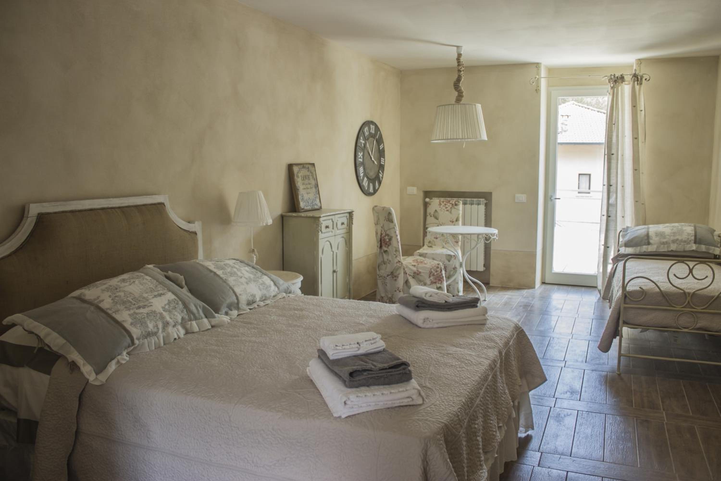 Deluxe Room - Photo 2