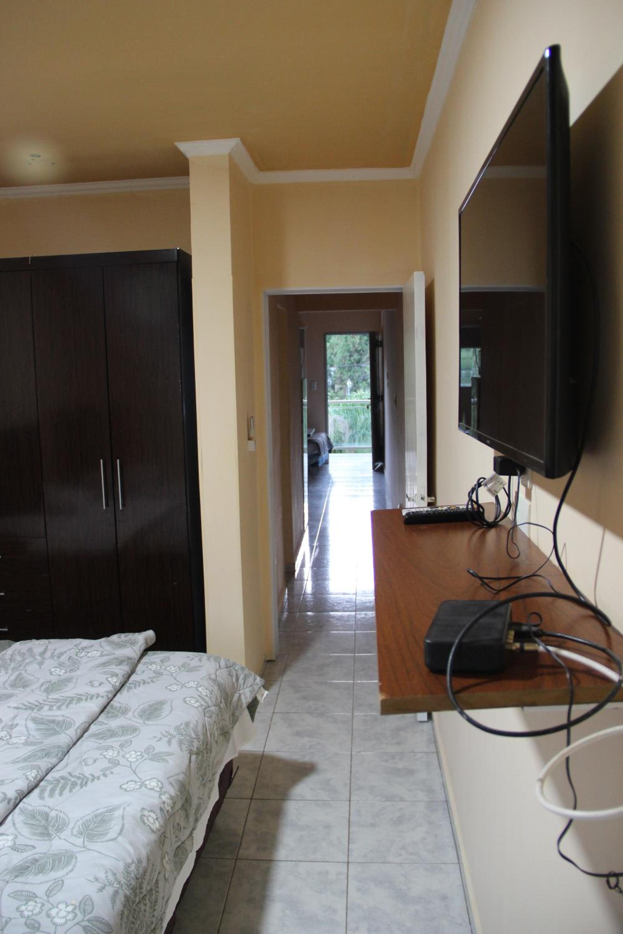 One-Bedroom Apartment photo 3