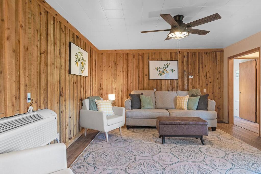 One-Bedroom House photo 3