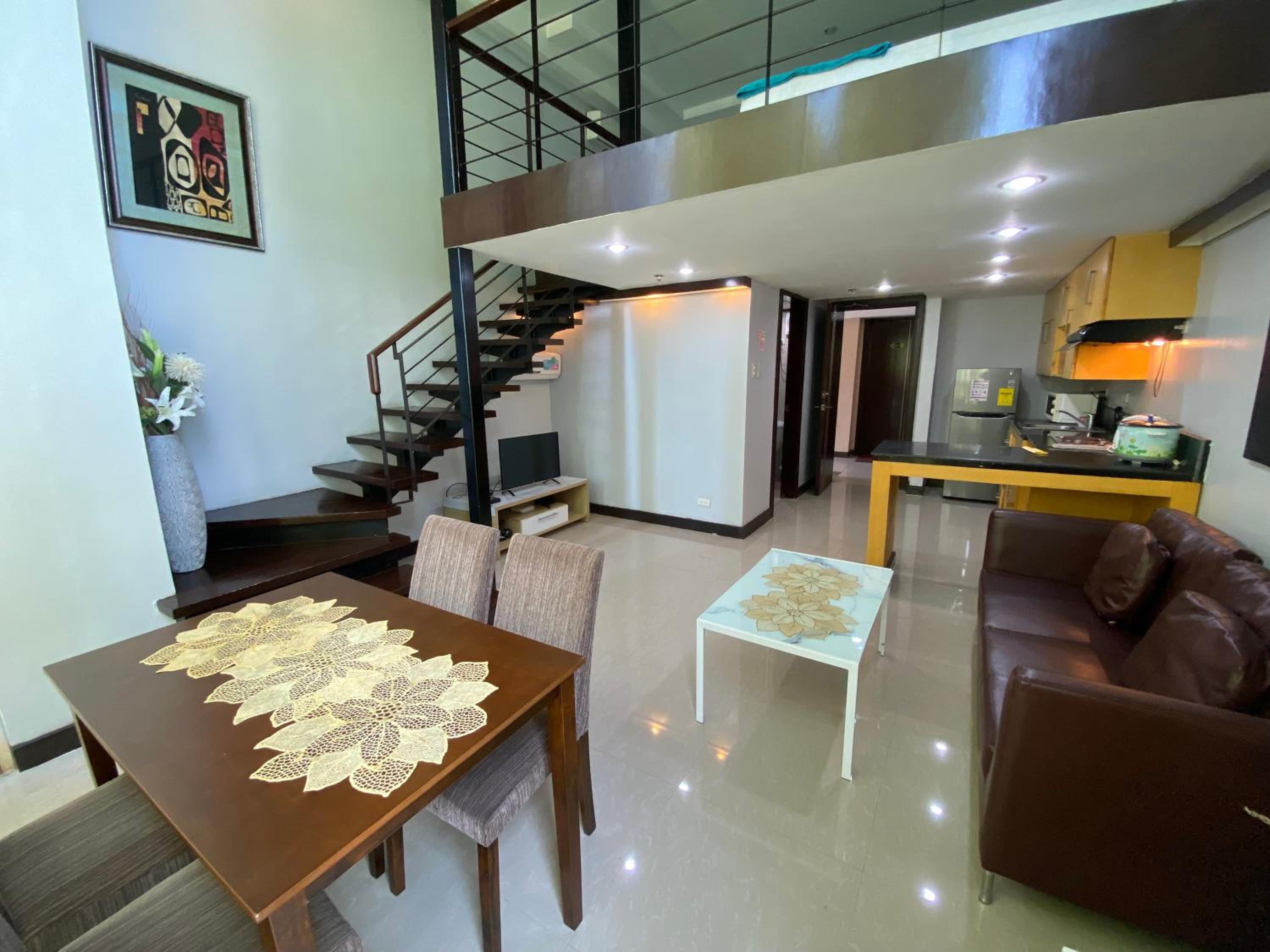 Loft - Photo 1
