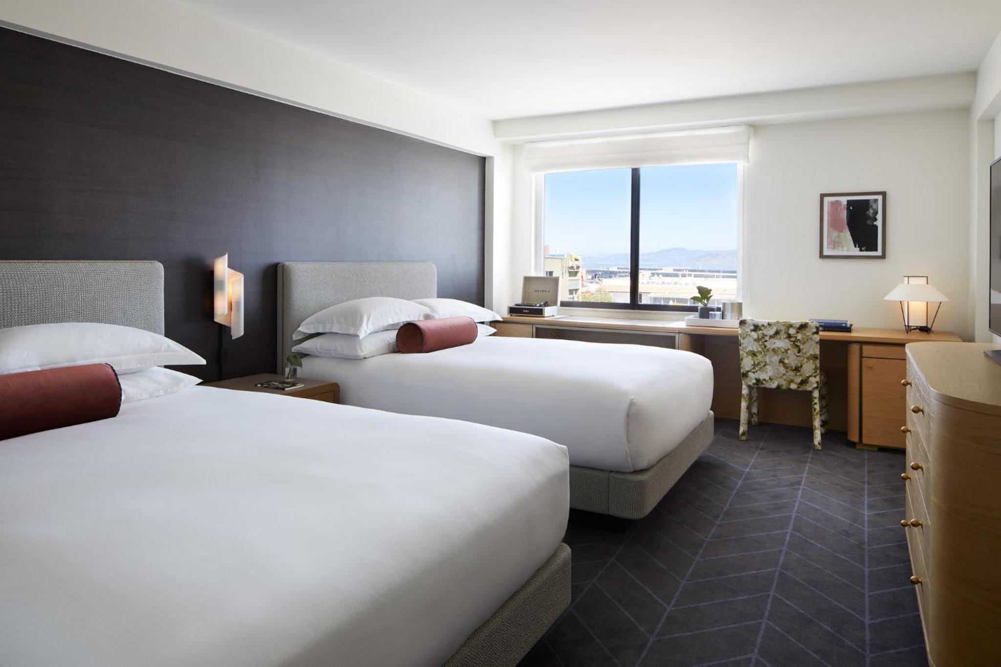 Premium Queen Room with Two Queen Beds and Bay View - Photo 7