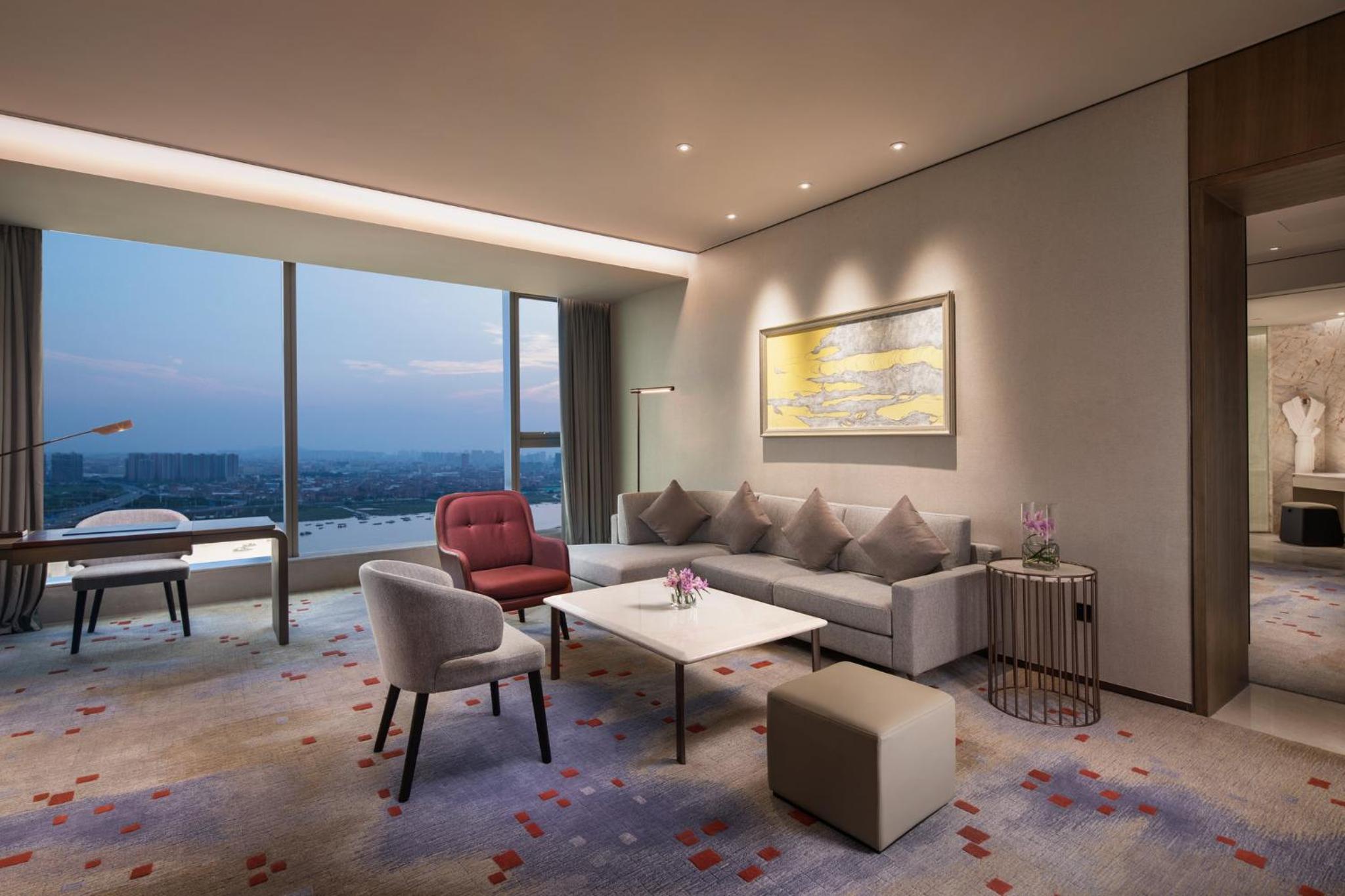 One-Bedroom Suite with River View photo 3