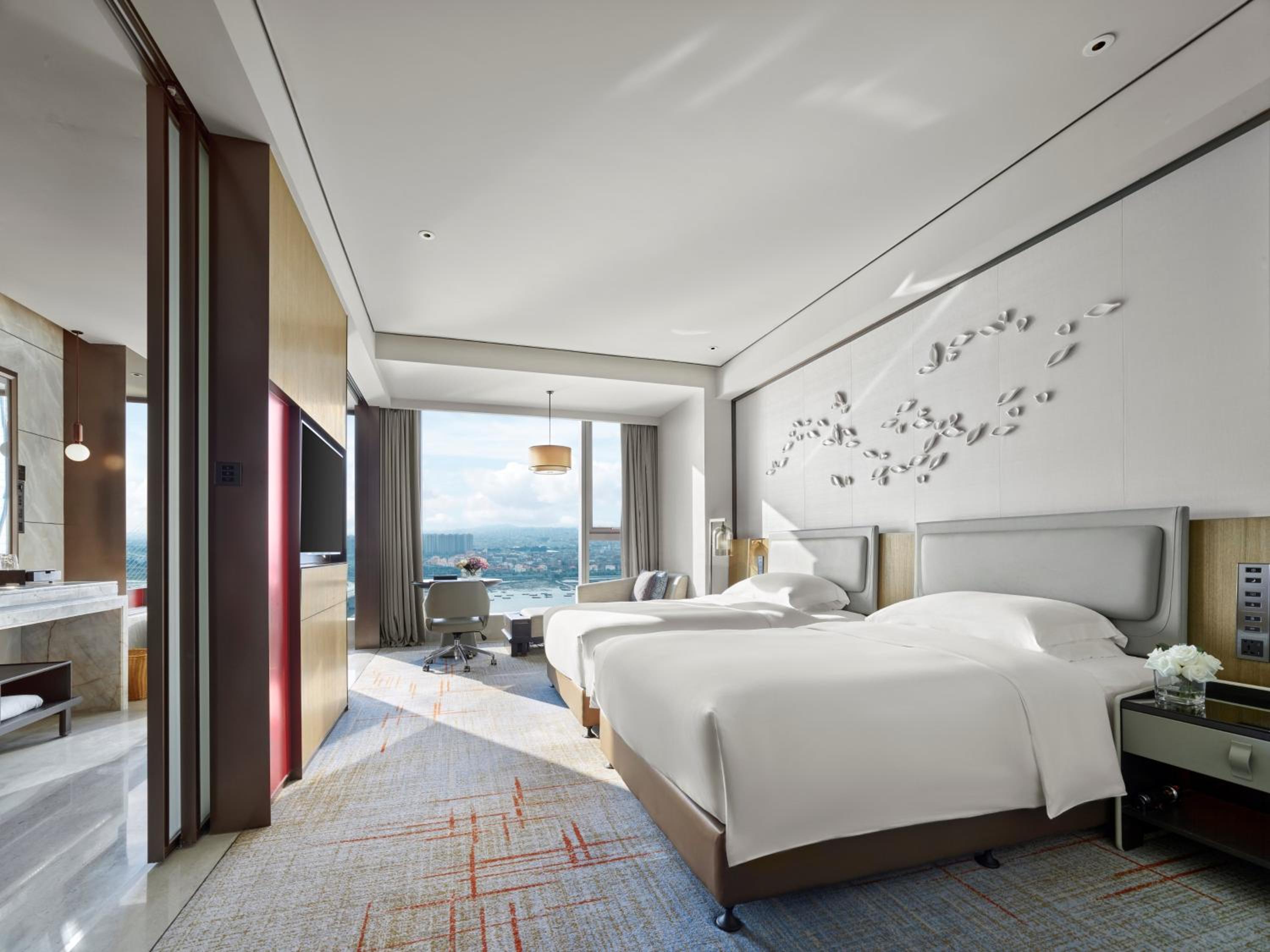Classic Double Room with Two Double Beds and River View photo 3