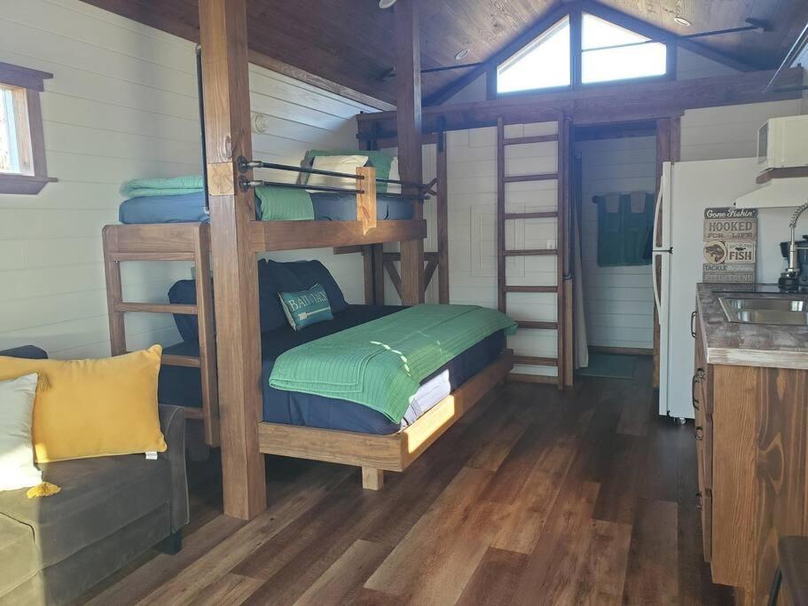 One-Bedroom House photo 1