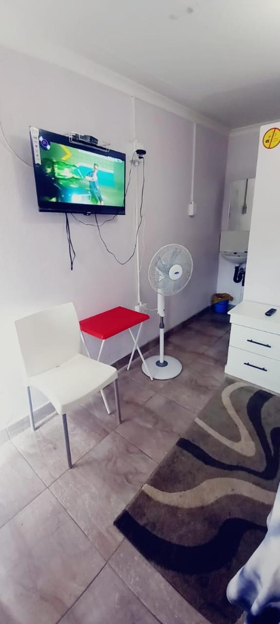 Double Room with Private Bathroom photo 2