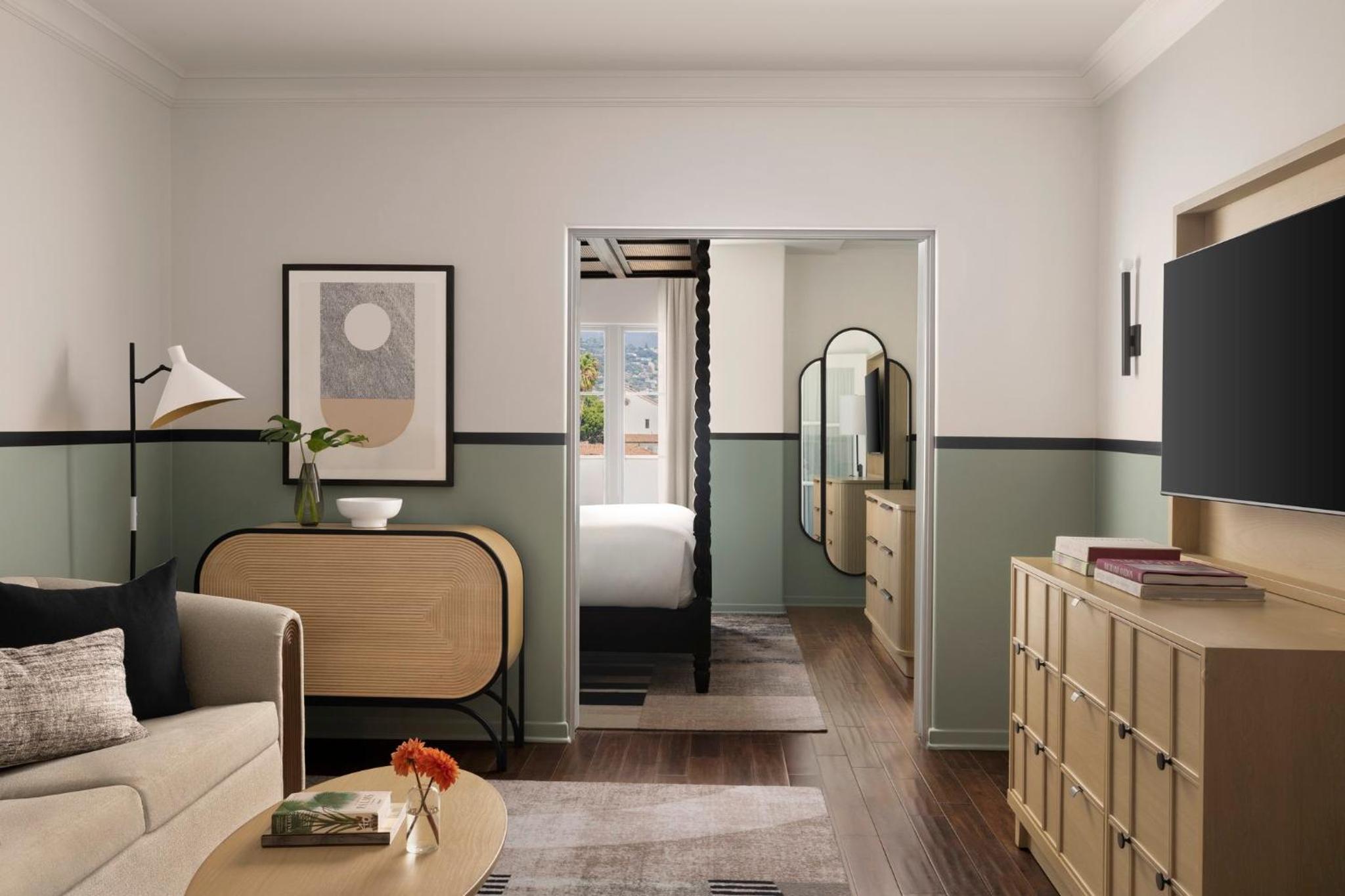 One-Bedroom Suite - Photo 2