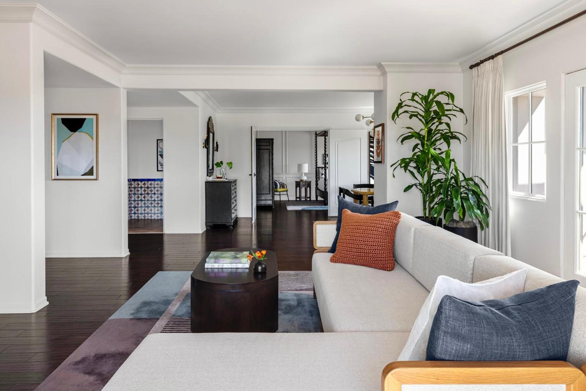 Canary King Suite - Accessible - Photo 11