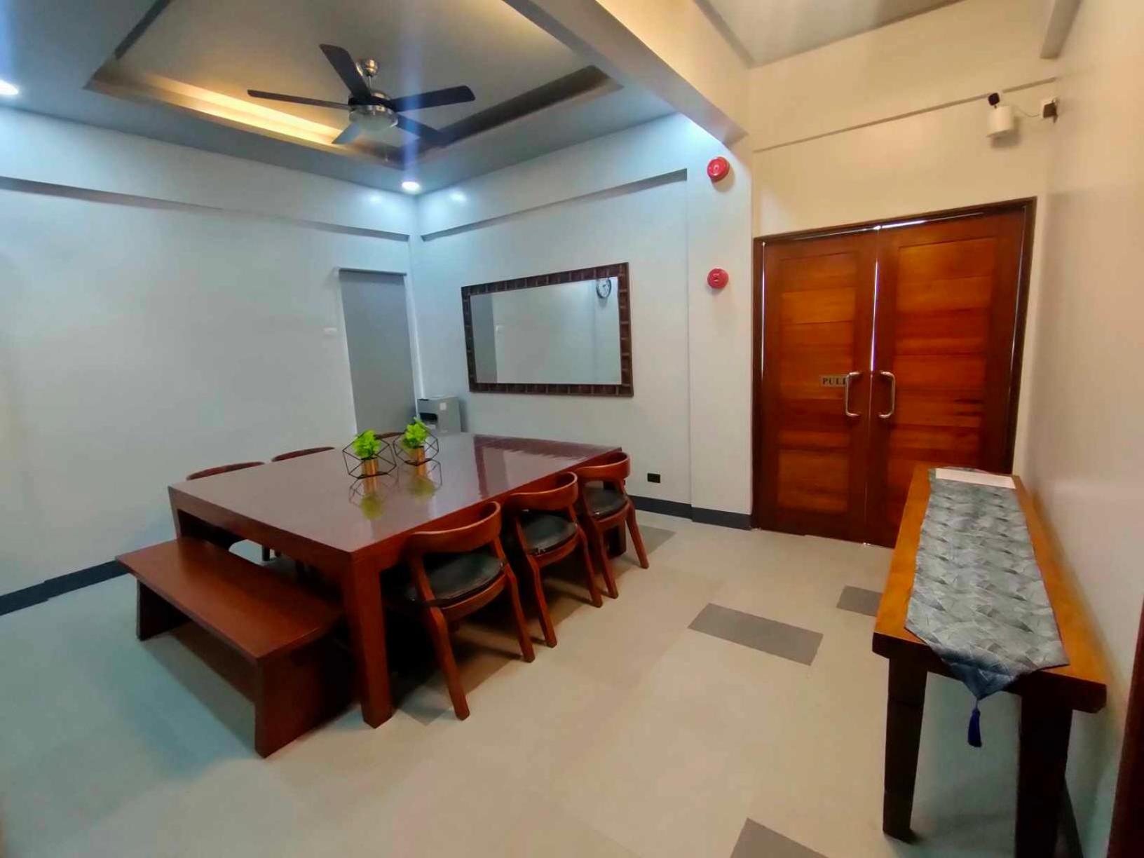 One-Bedroom Suite photo 2