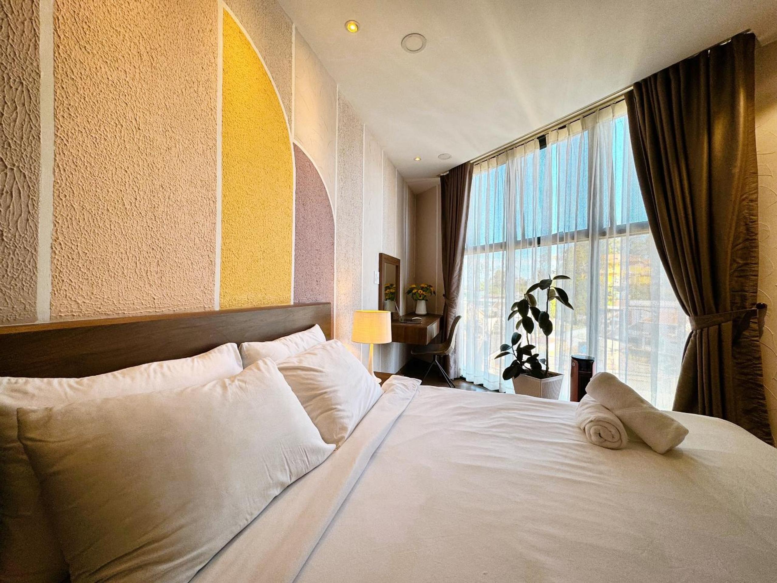 One-Bedroom Apartment - Photo 1