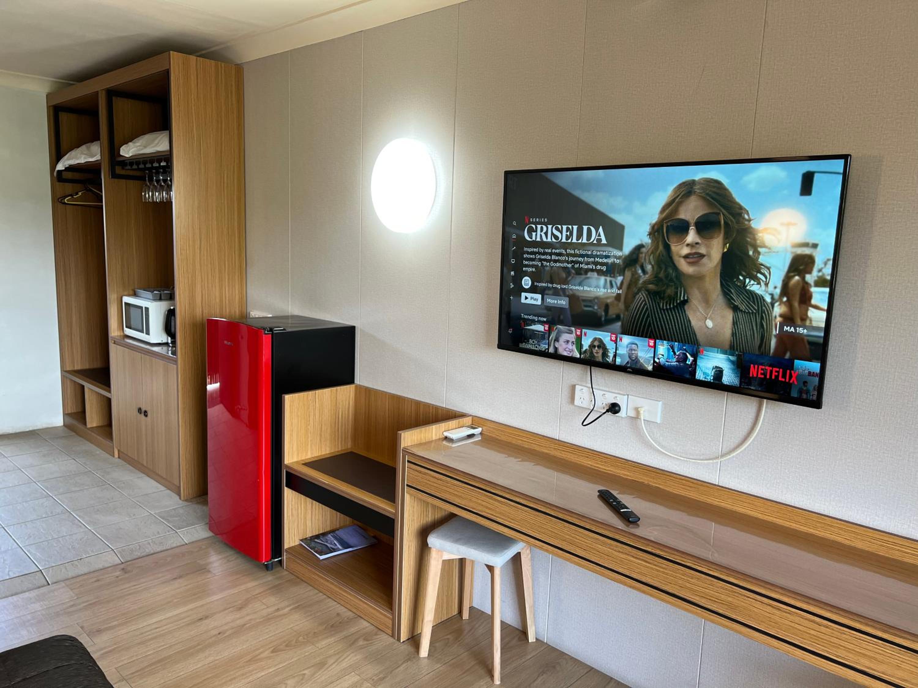 Superior King Room - Photo 3