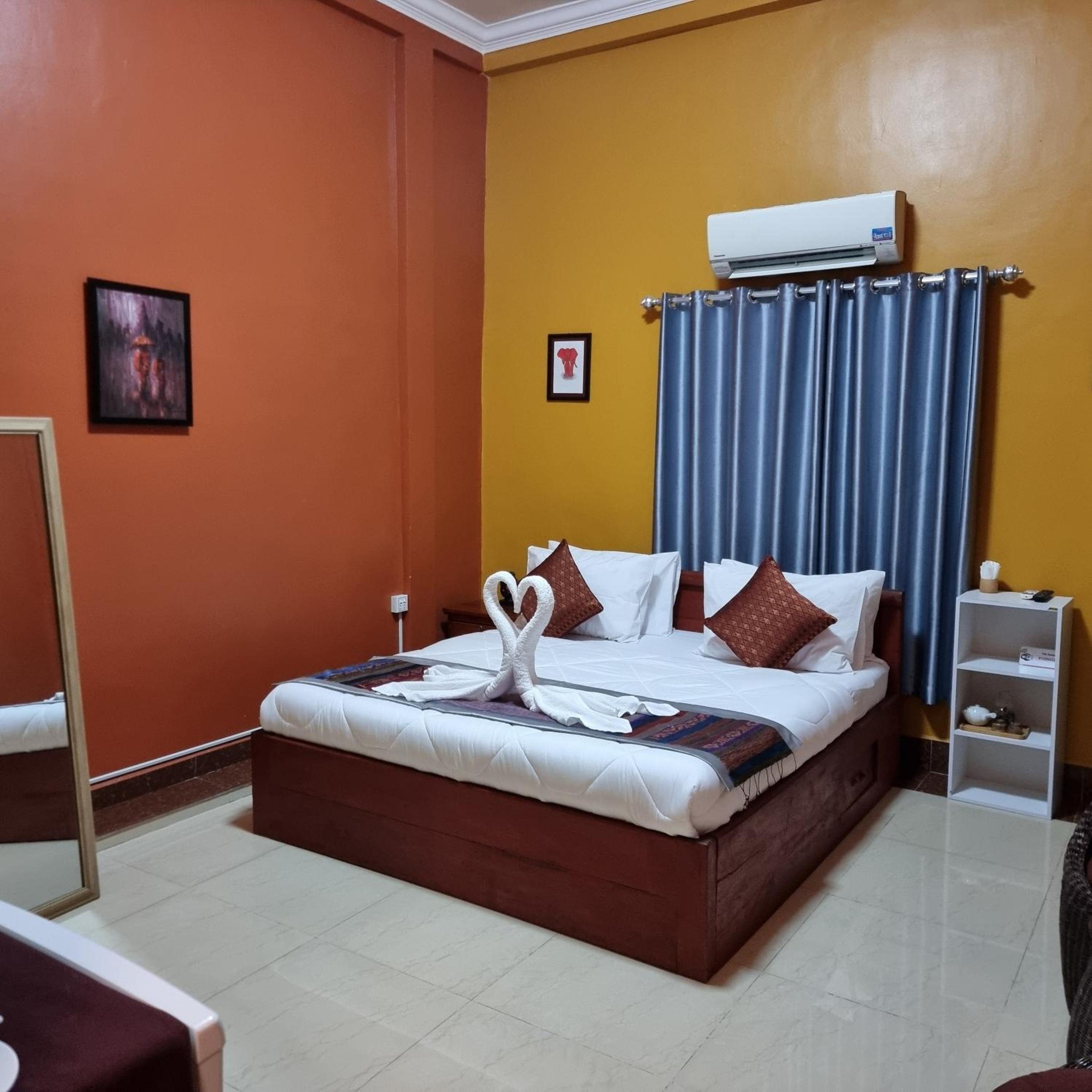 Queen Room - Photo 22