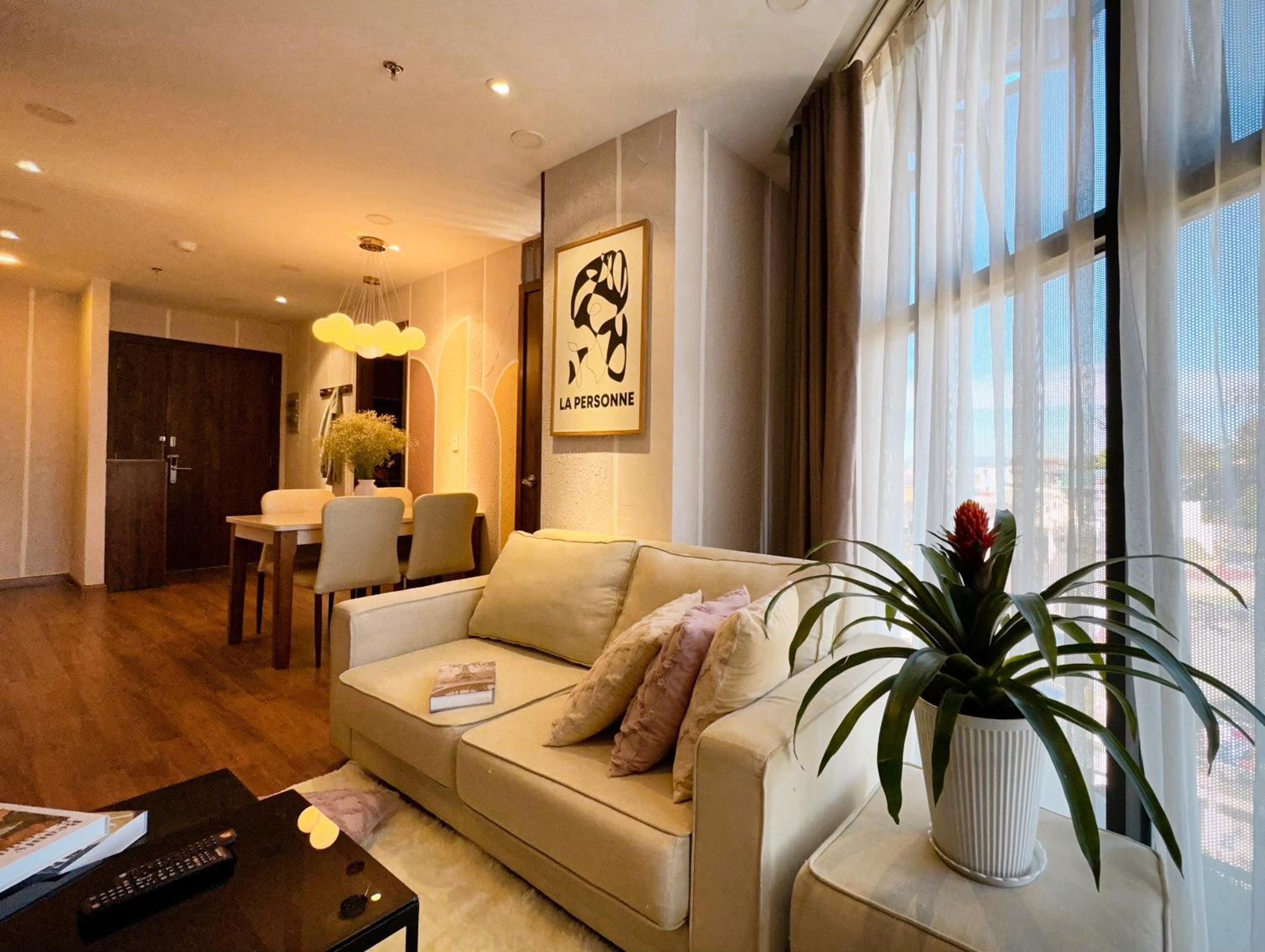 One-Bedroom Apartment - Photo 3