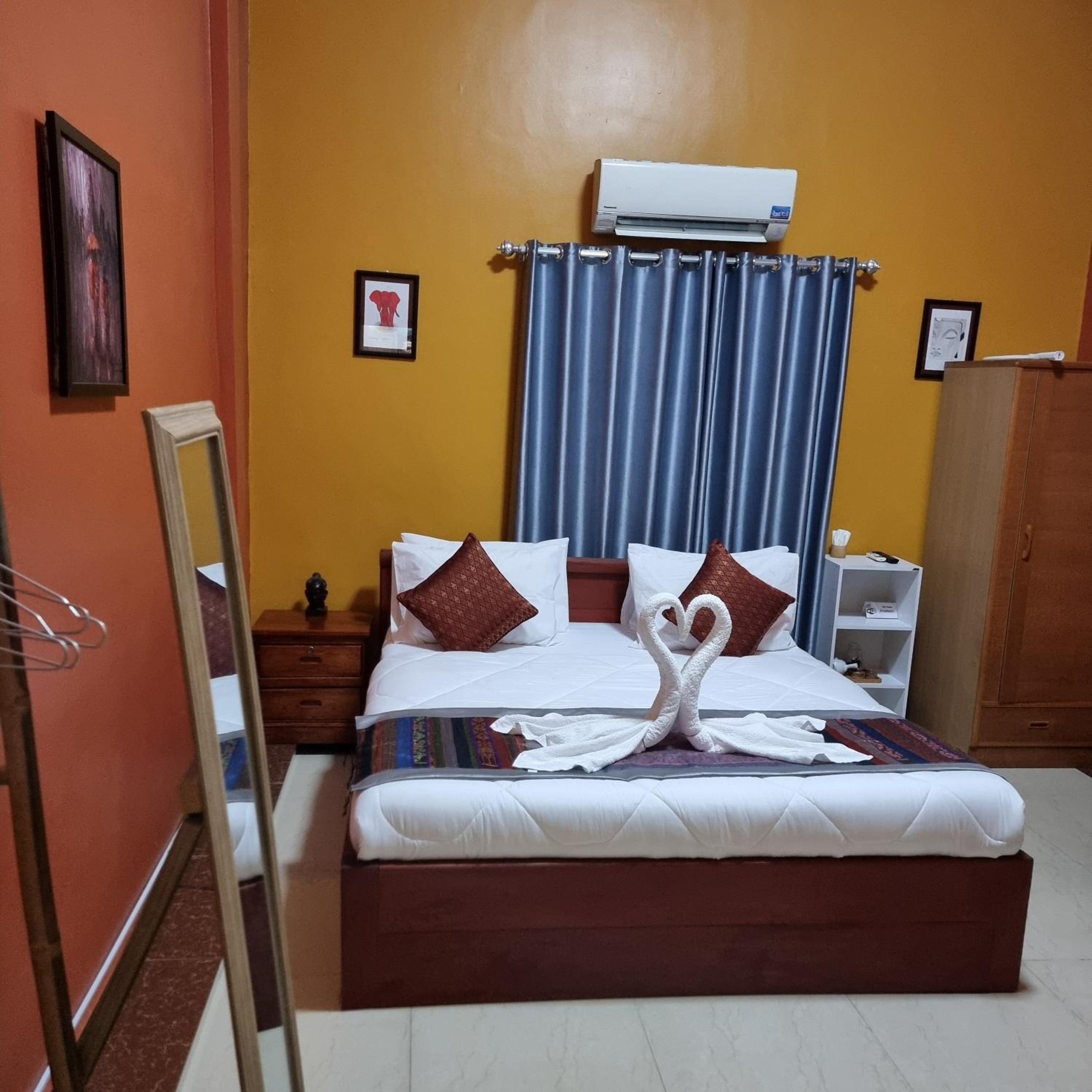 Queen Room - Photo 21