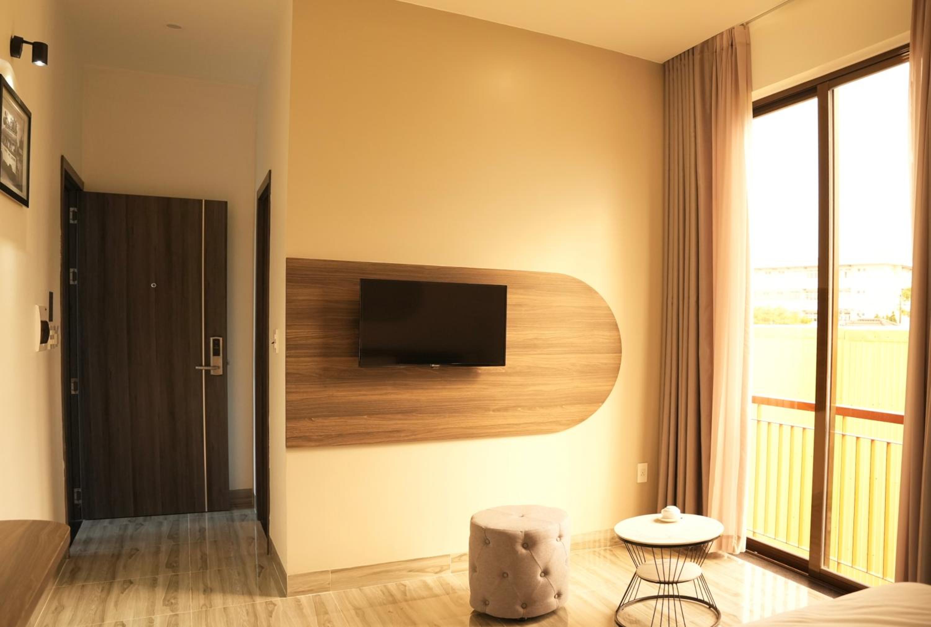 Superior King Room - Photo 9