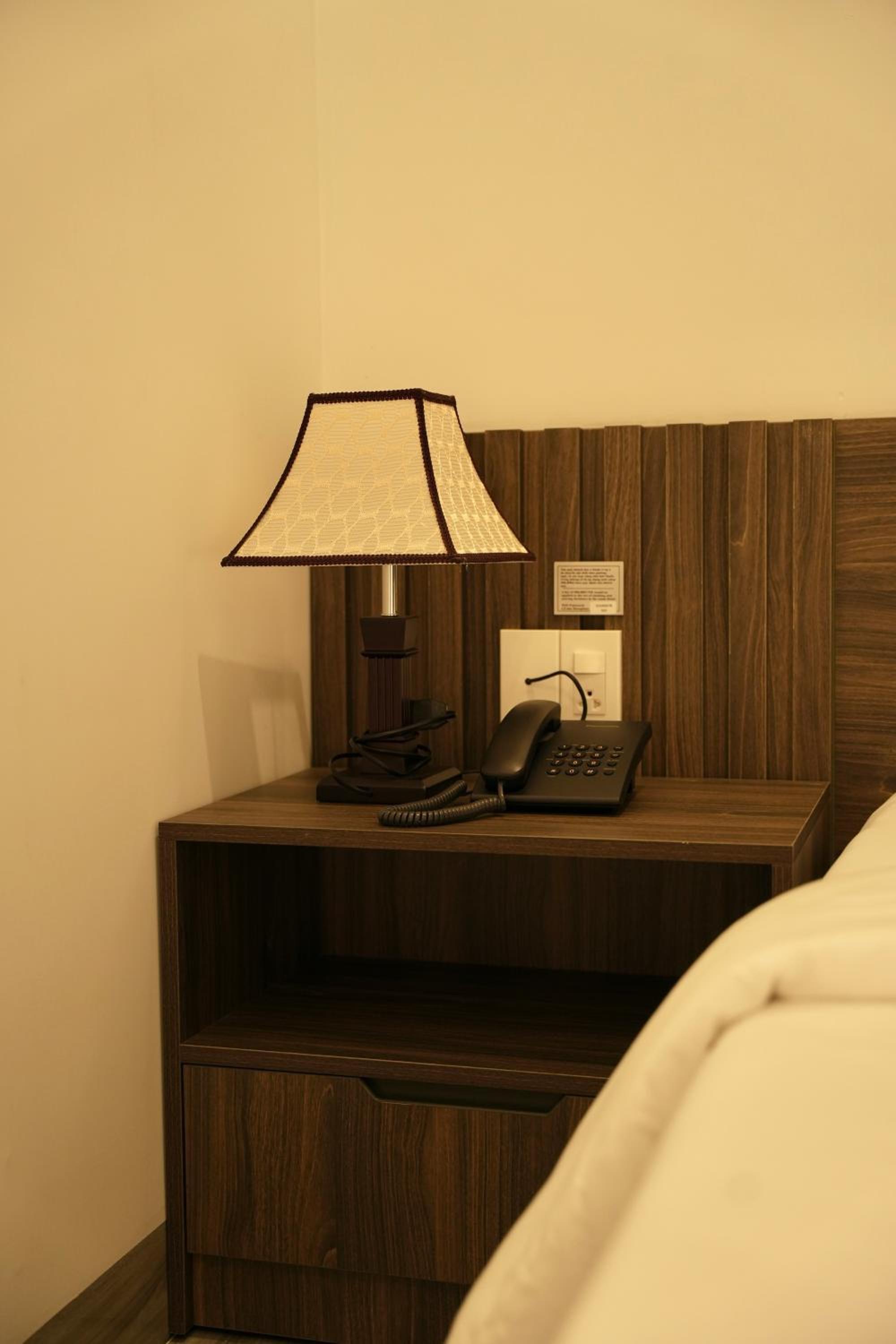 Superior King Room - Photo 4