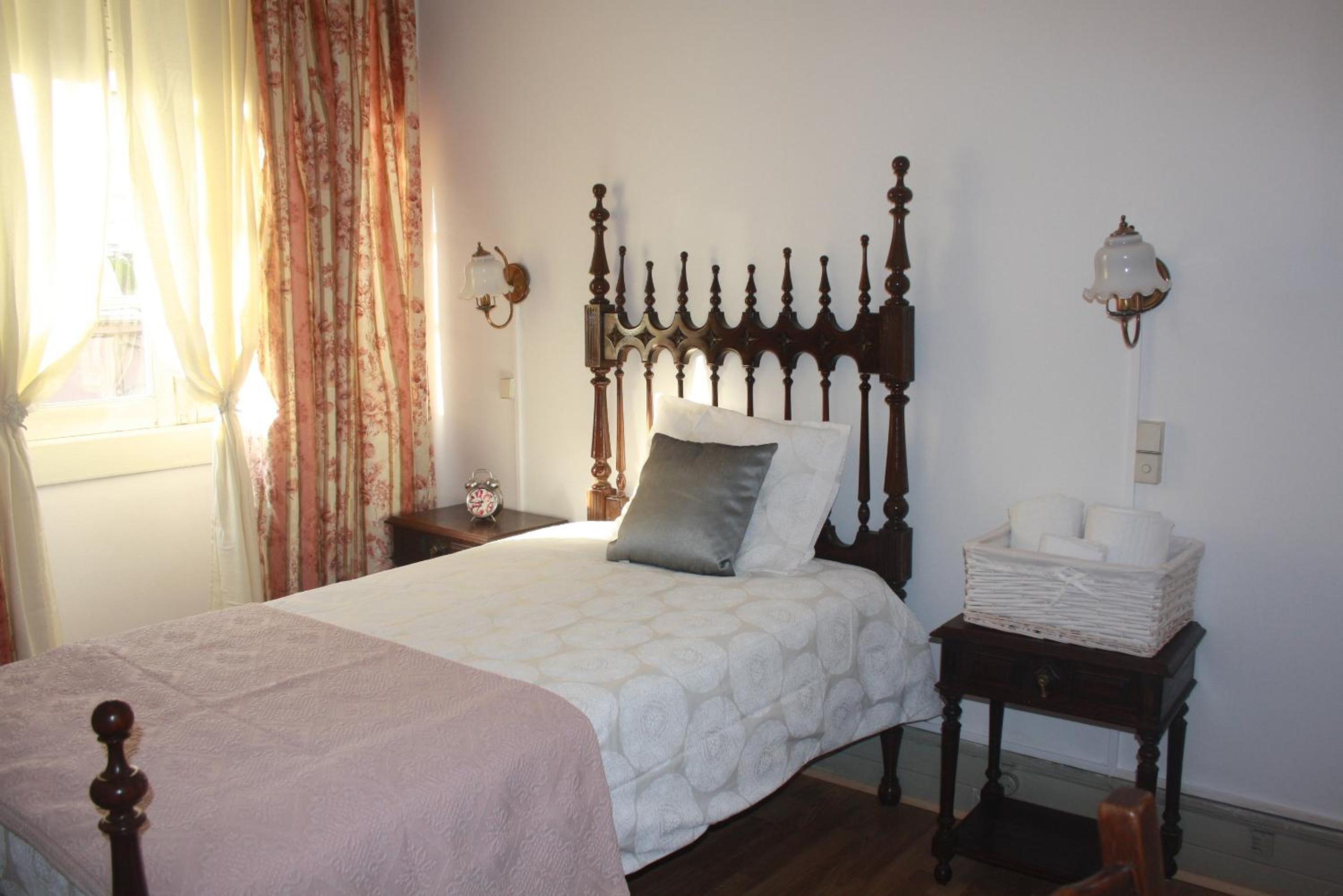 Single Room with Shared Bathroom photo 1