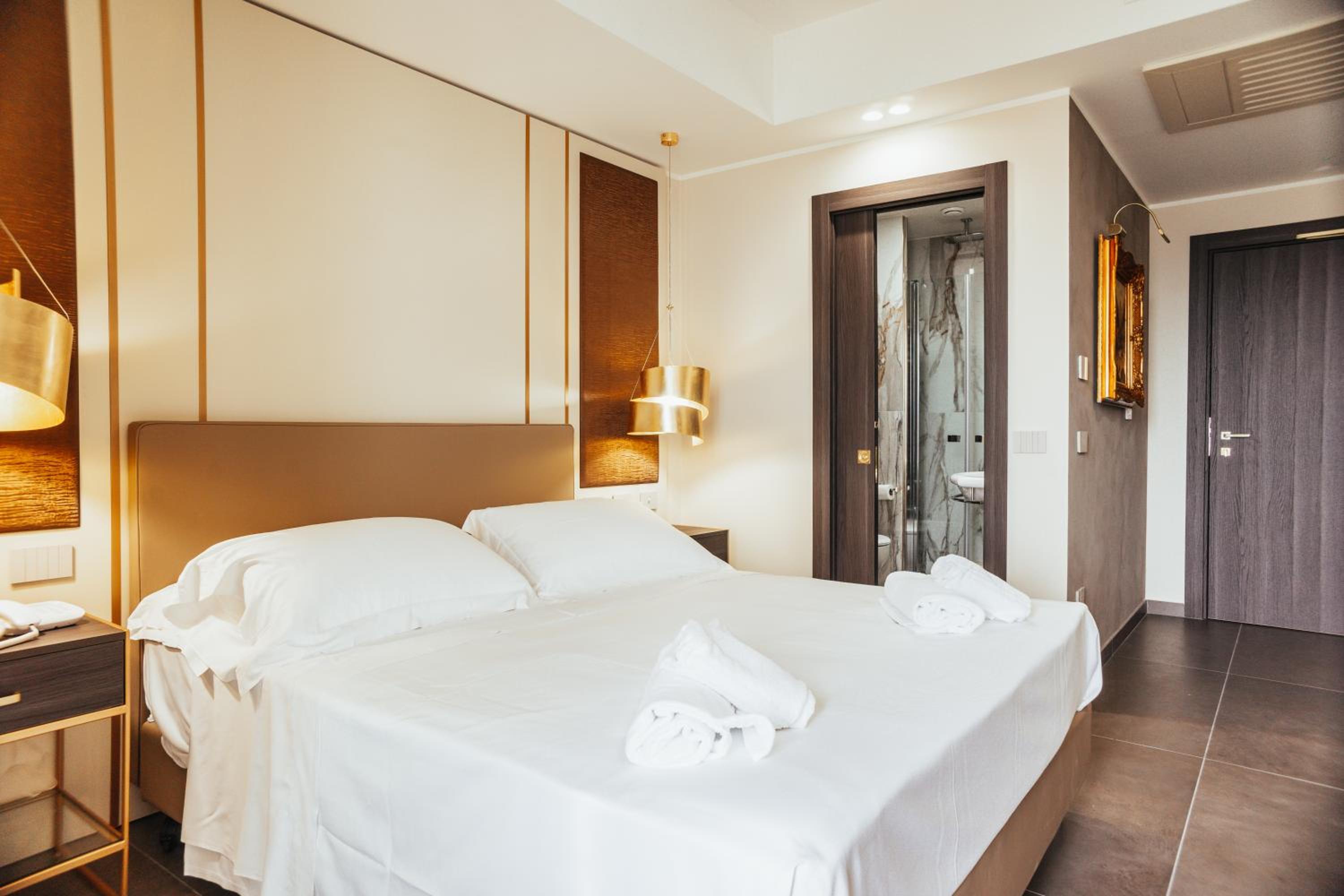 Superior Double Room - Photo 3