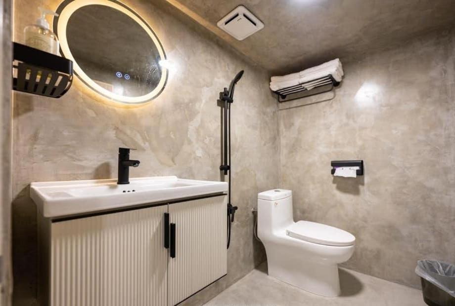 Quadruple Room with Private Bathroom photo 2