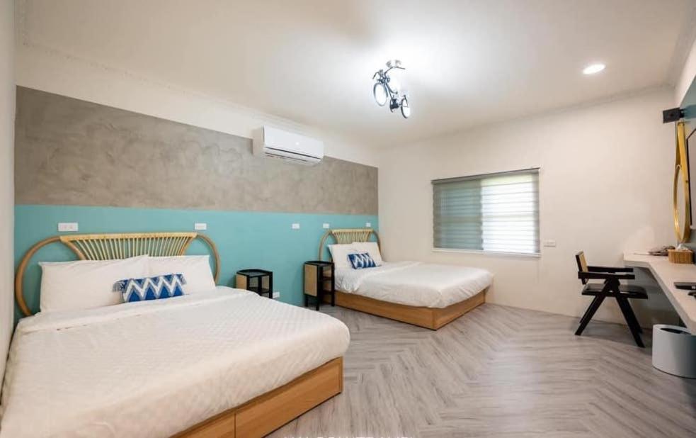 Quadruple Room with Private Bathroom photo 2