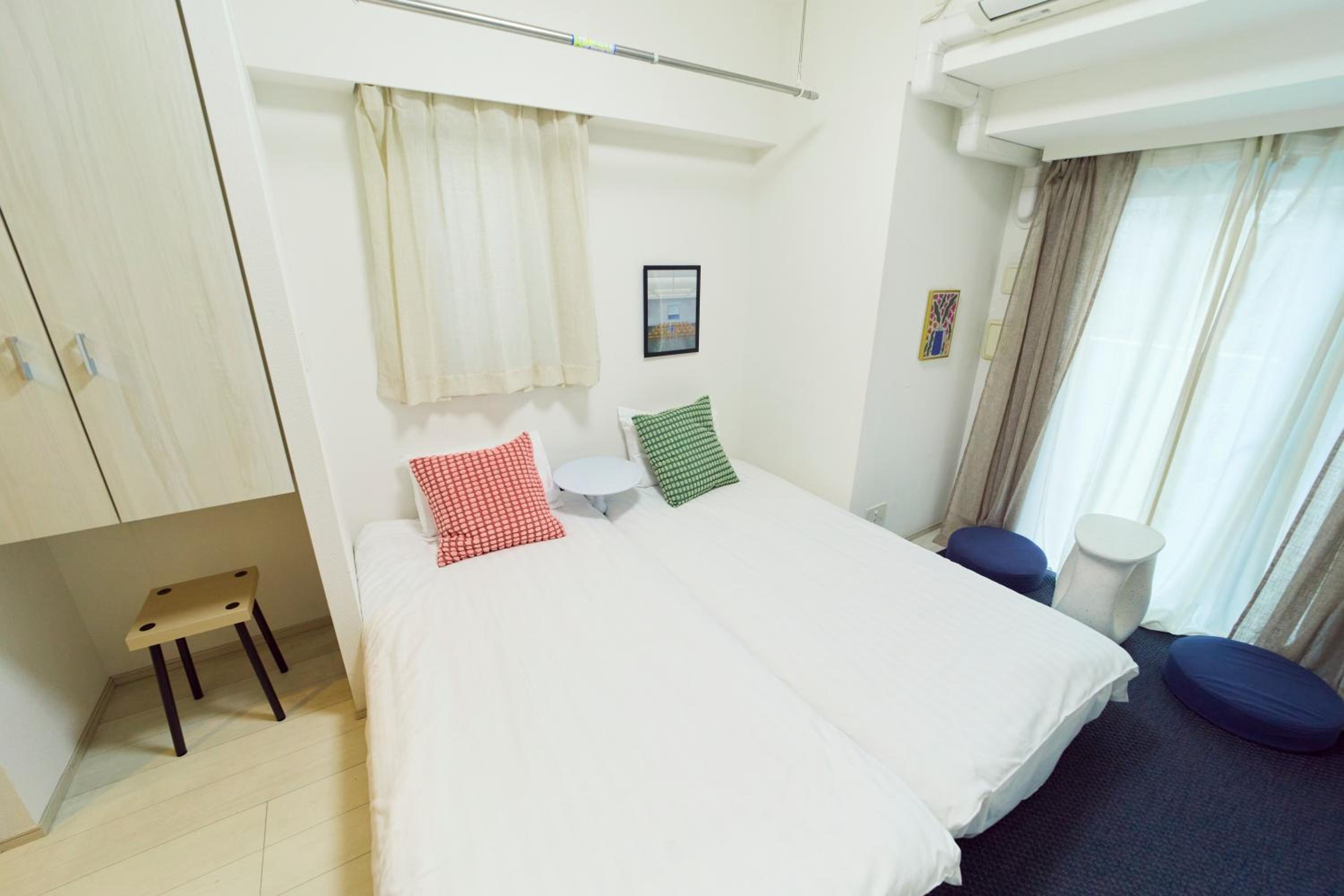 One-Bedroom Apartment photo 2