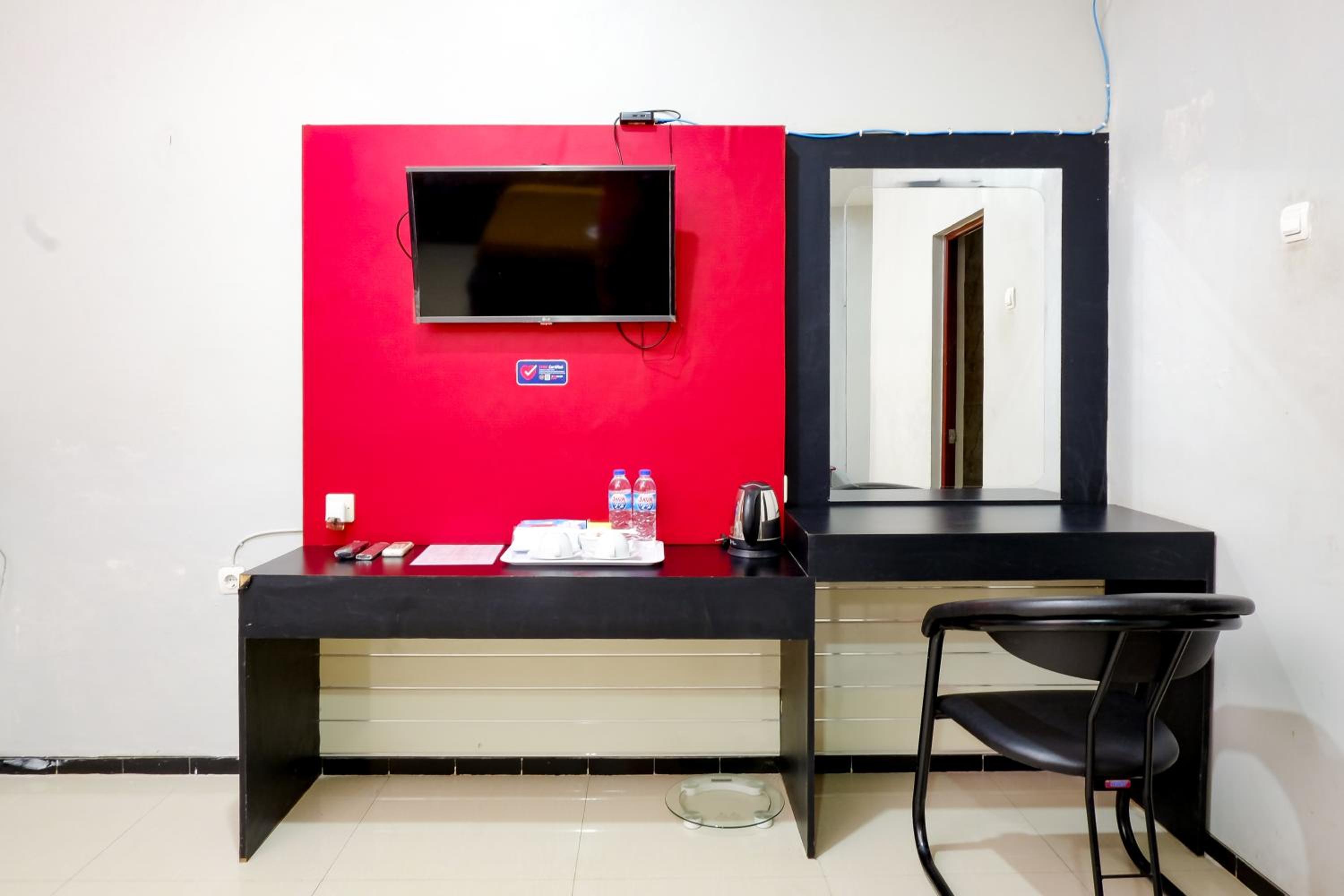 Deluxe King Room photo 2