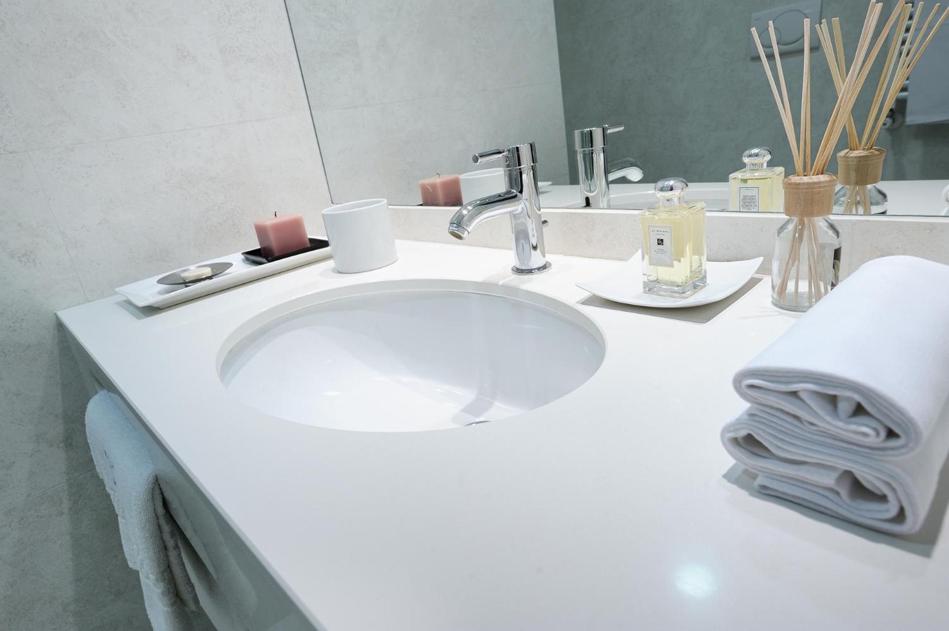 Double or Twin Room with Spa Access photo 3