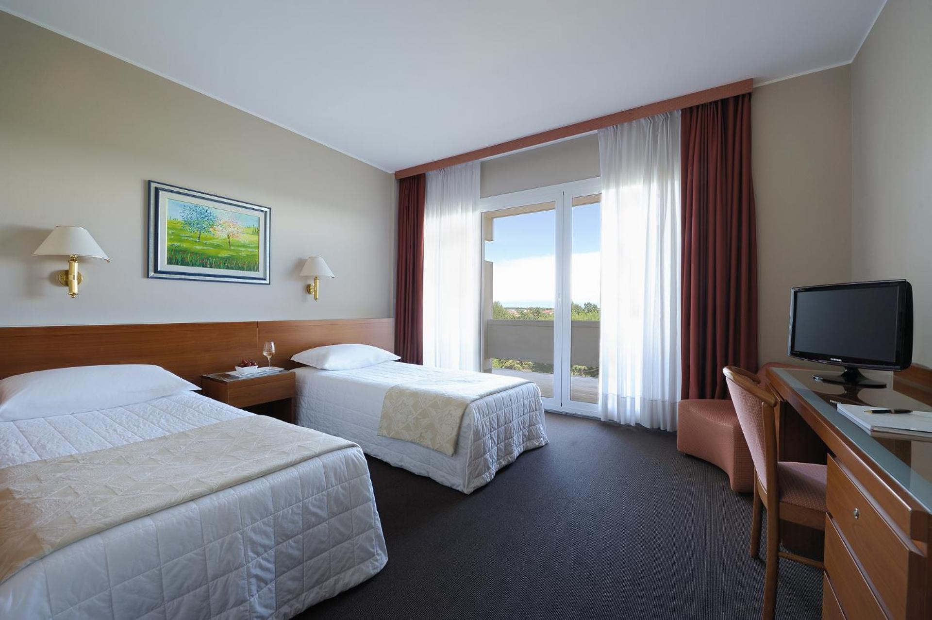 Double or Twin Room with Spa Access photo 1