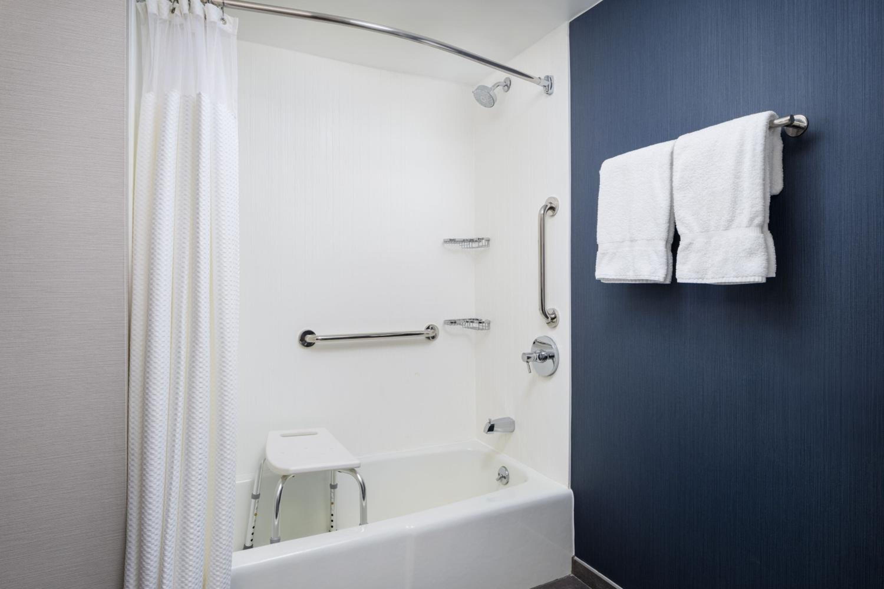 Double Room with Two Double Beds and Adapted Tub - Mobility and Hearing Accessible