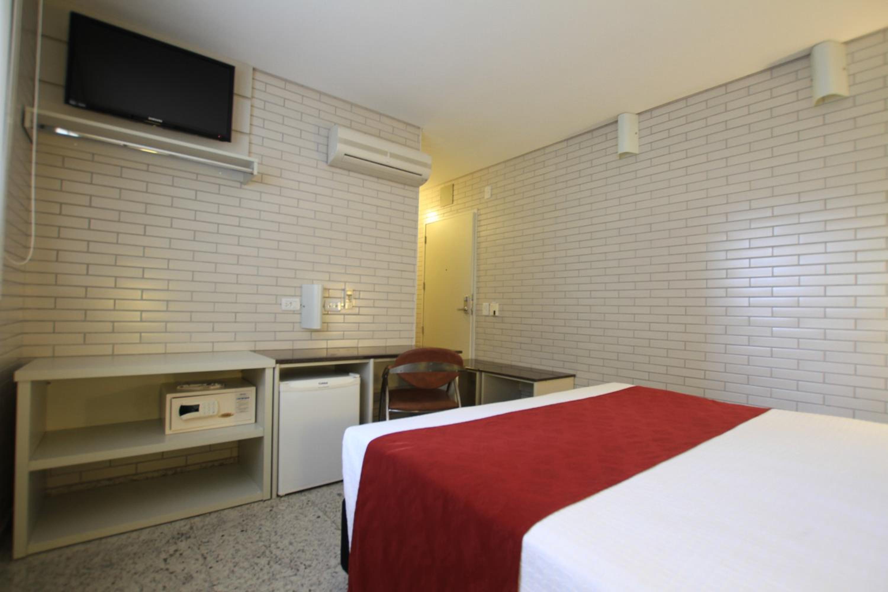 Hotel Confiance Batel — Deluxe Double Room