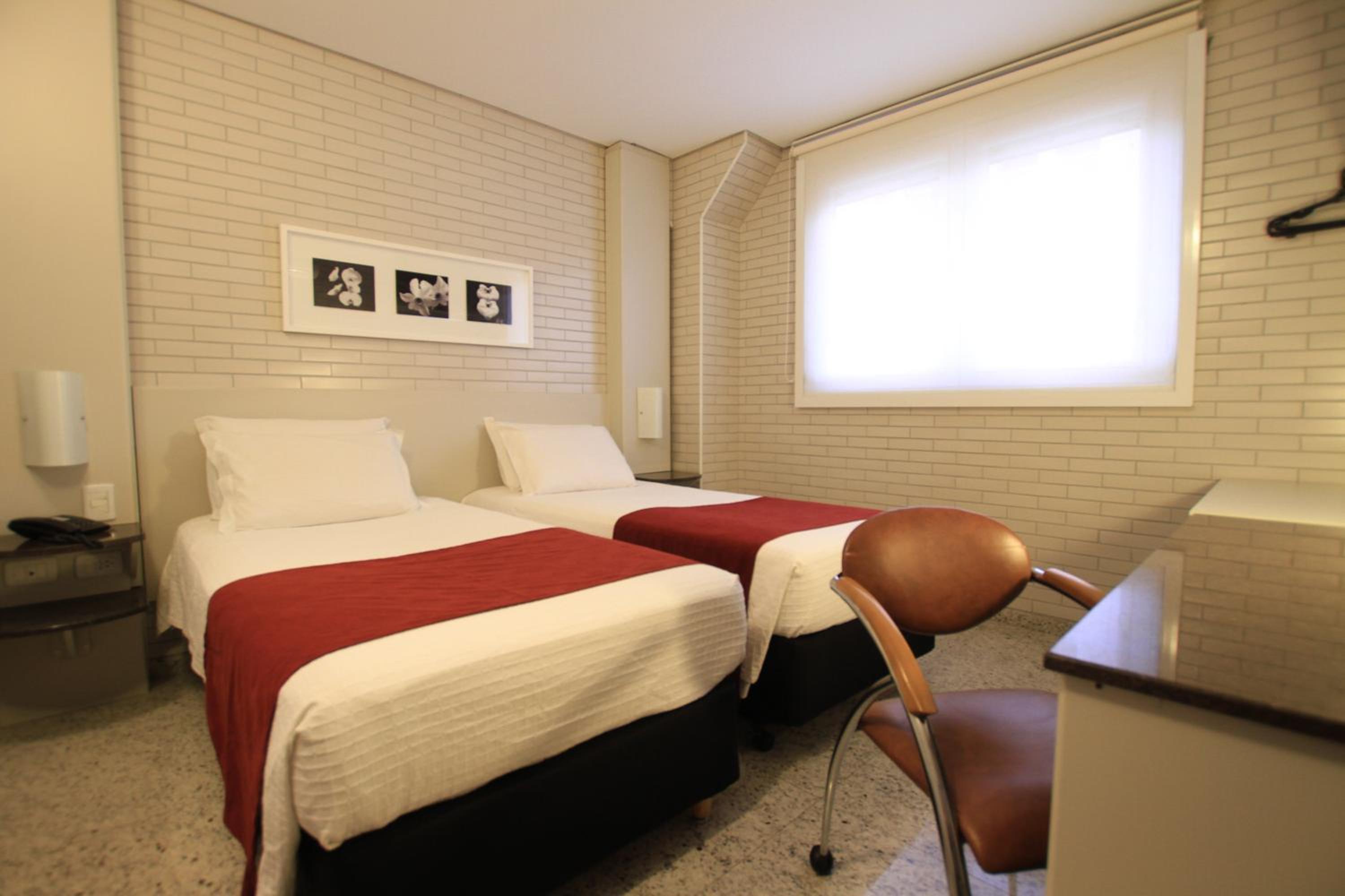 Hotel Confiance Batel — Deluxe Twin Room
